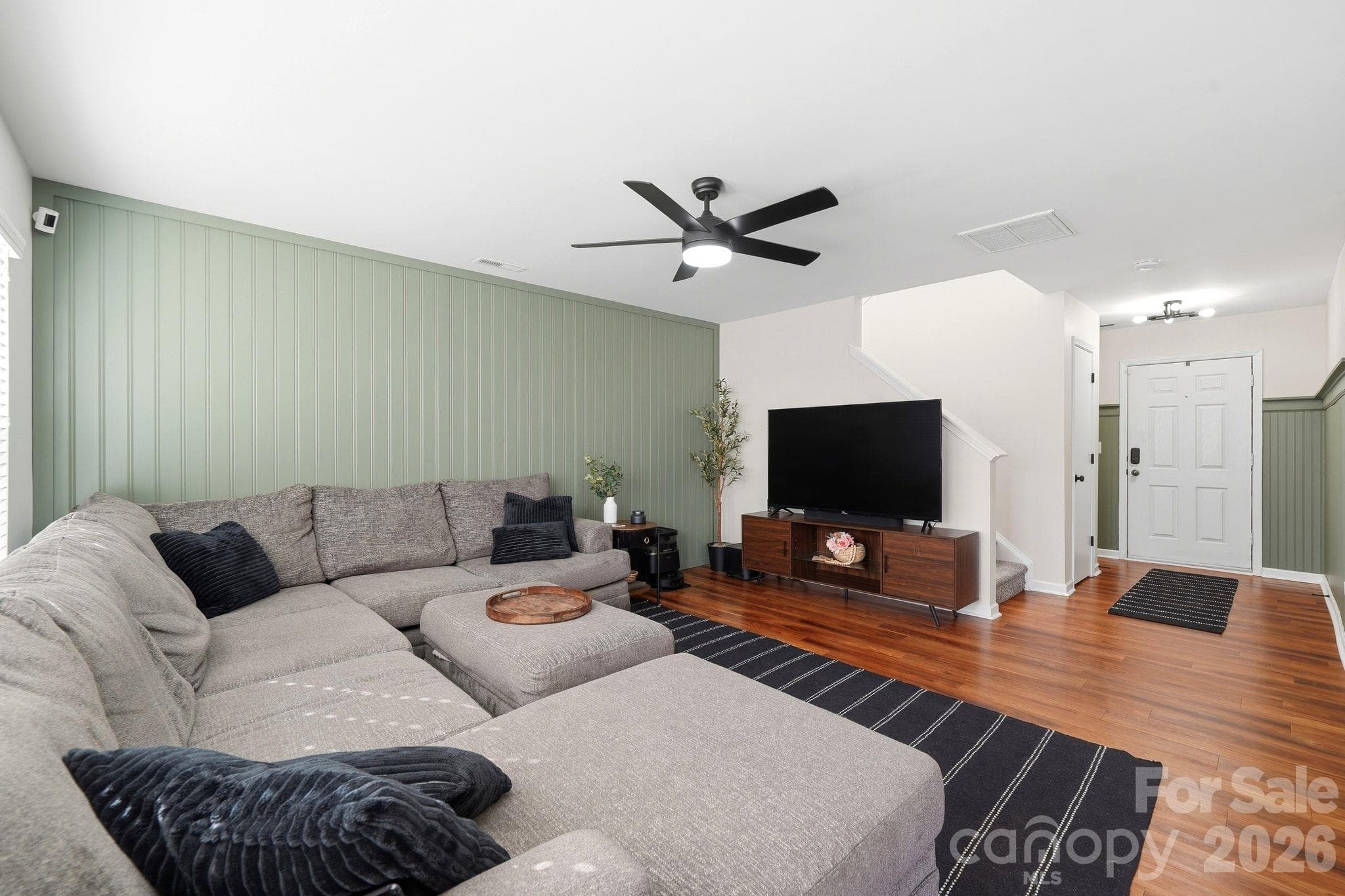 Single Family Residence at 2729 Markham Woods Court, Charlotte, photo 6 of 34