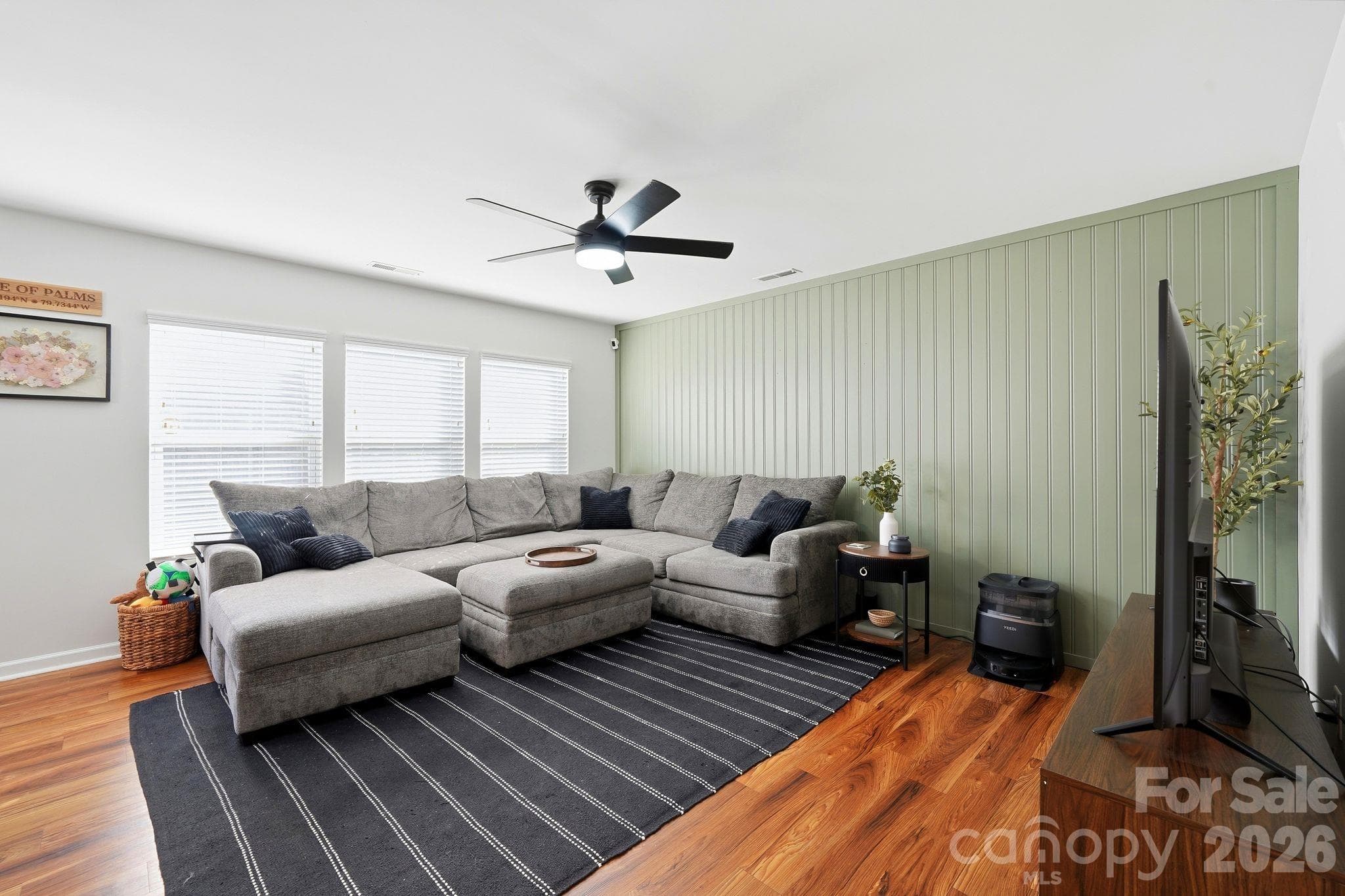Single Family Residence at 2729 Markham Woods Court, Charlotte, photo 5 of 34