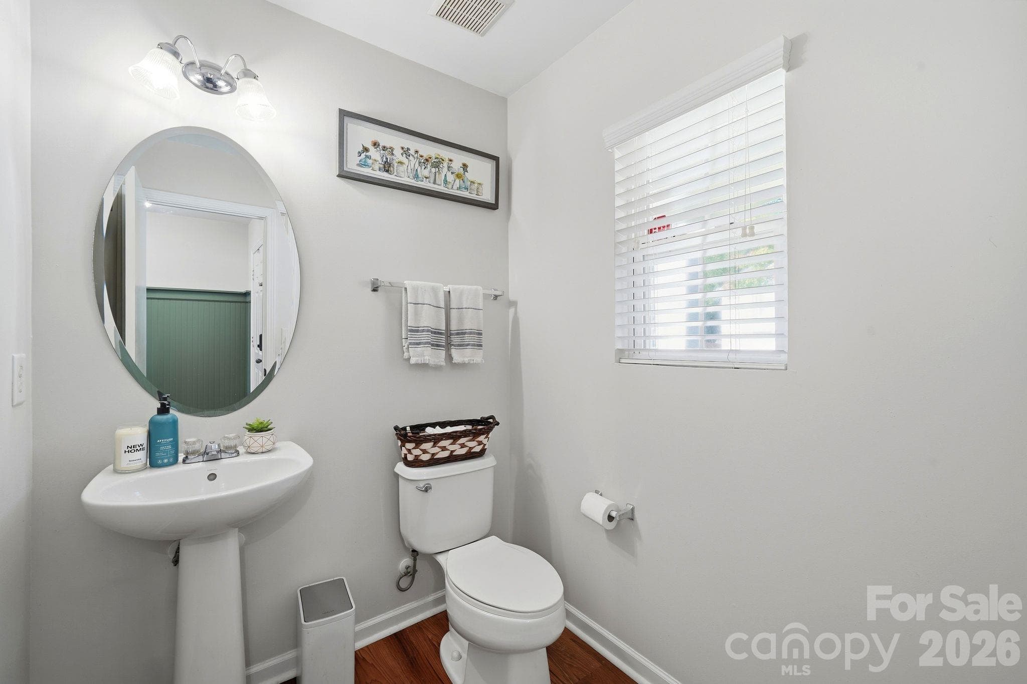 Single Family Residence at 2729 Markham Woods Court, Charlotte, photo 13 of 34