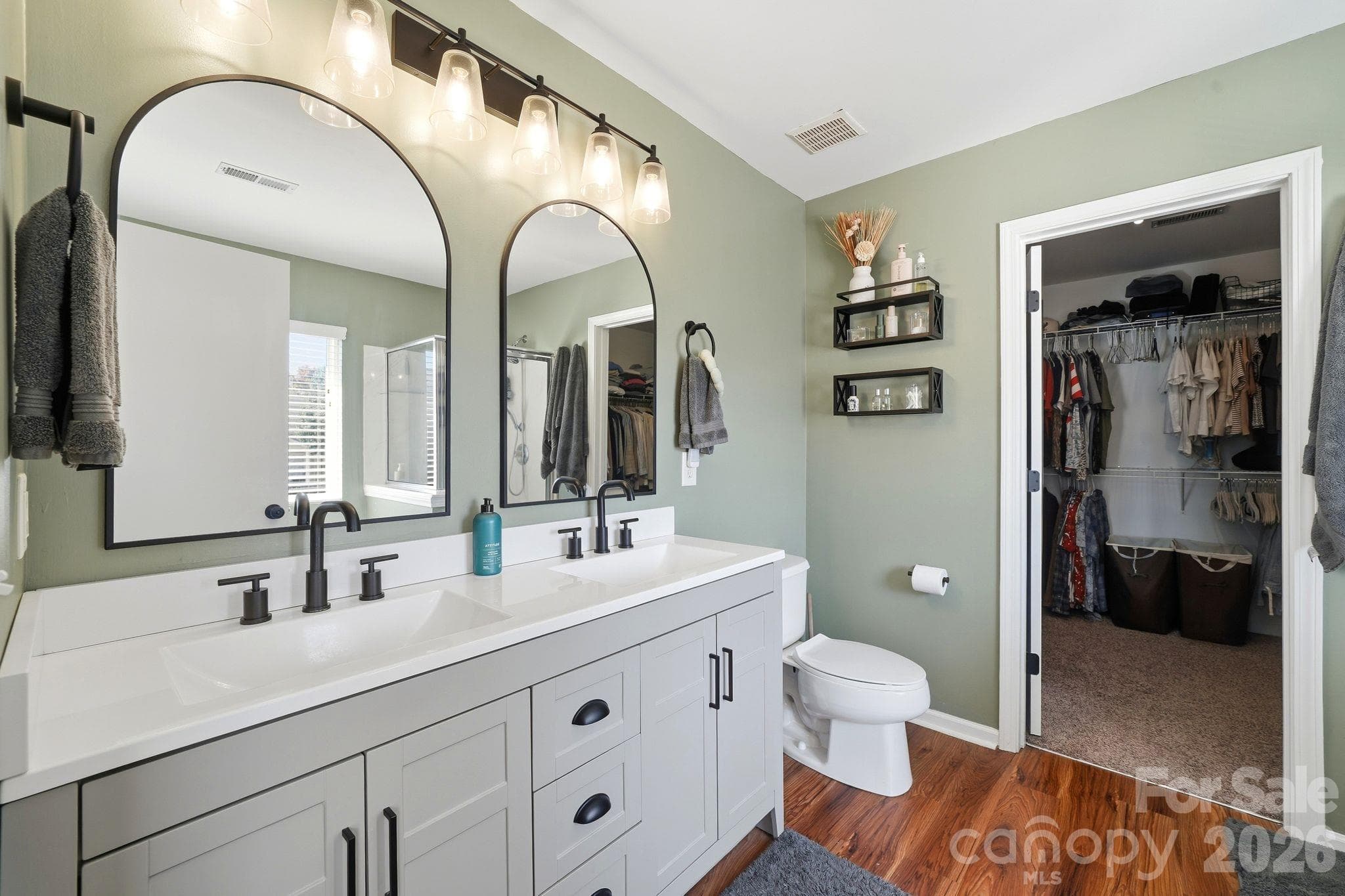 Single Family Residence at 2729 Markham Woods Court, Charlotte, photo 17 of 34