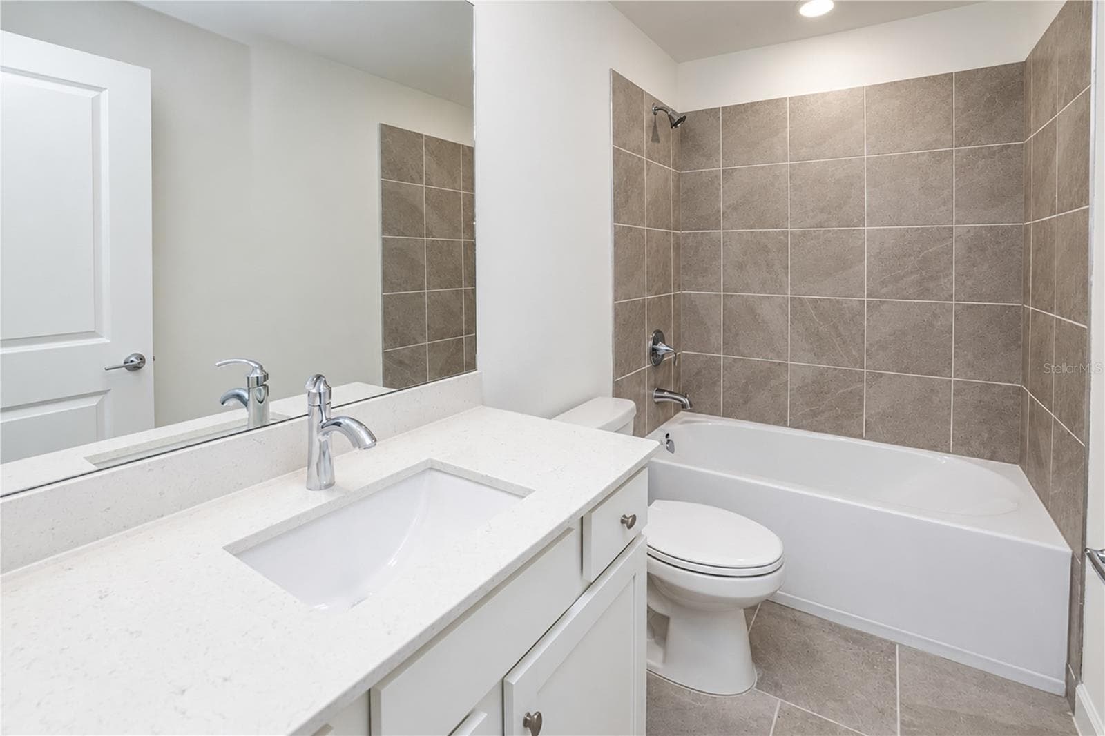 2nd Floor Guest Bath - 26609 WILGROVE PL, PUNTA GORDA