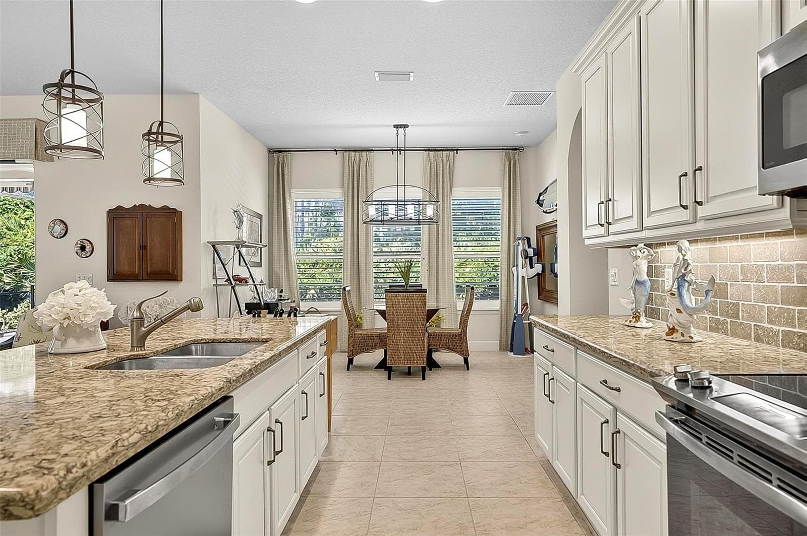 Kitchen Looking into the Nook - 1 N PARK LN, PALM COAST