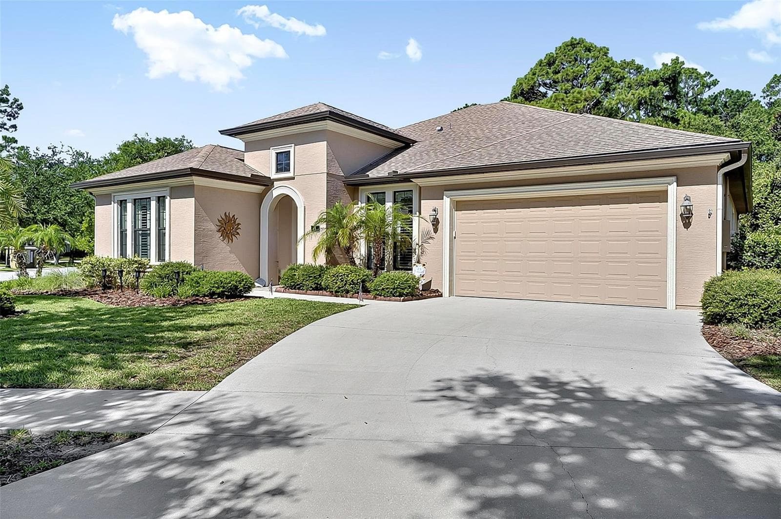 Front - 1 N PARK LN, PALM COAST