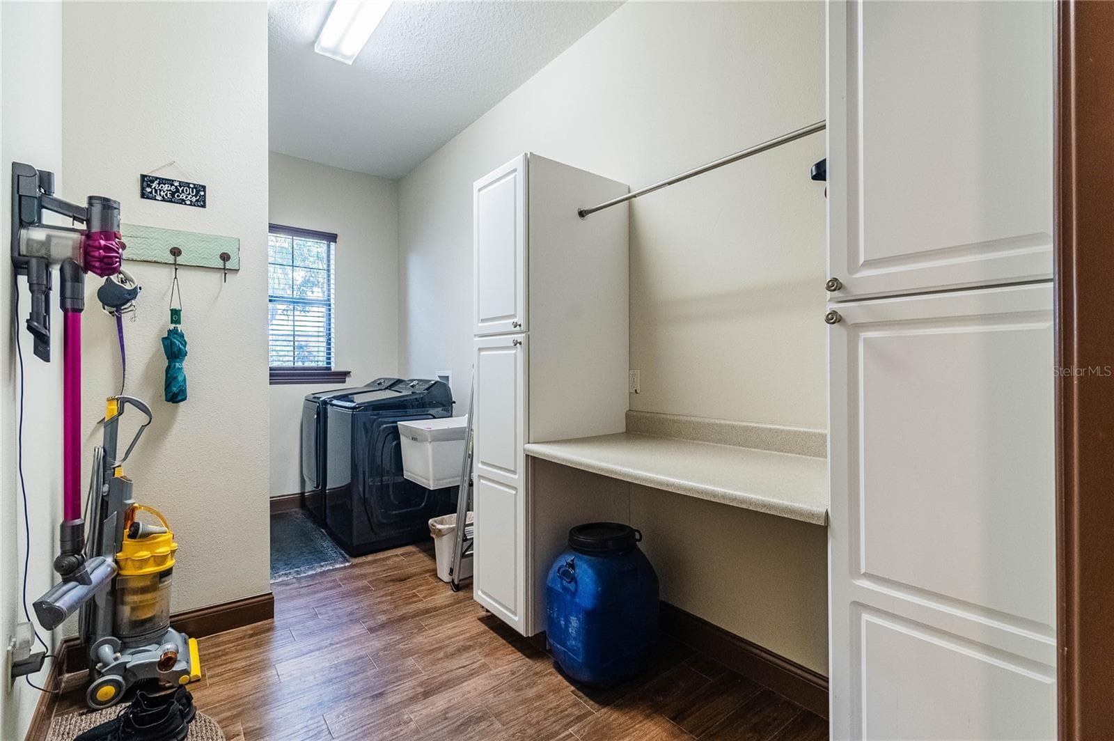 Laundry Room w/built-in storage15.9 x 7 ft - 3910 KNIGHTS STATION RD, LAKELAND