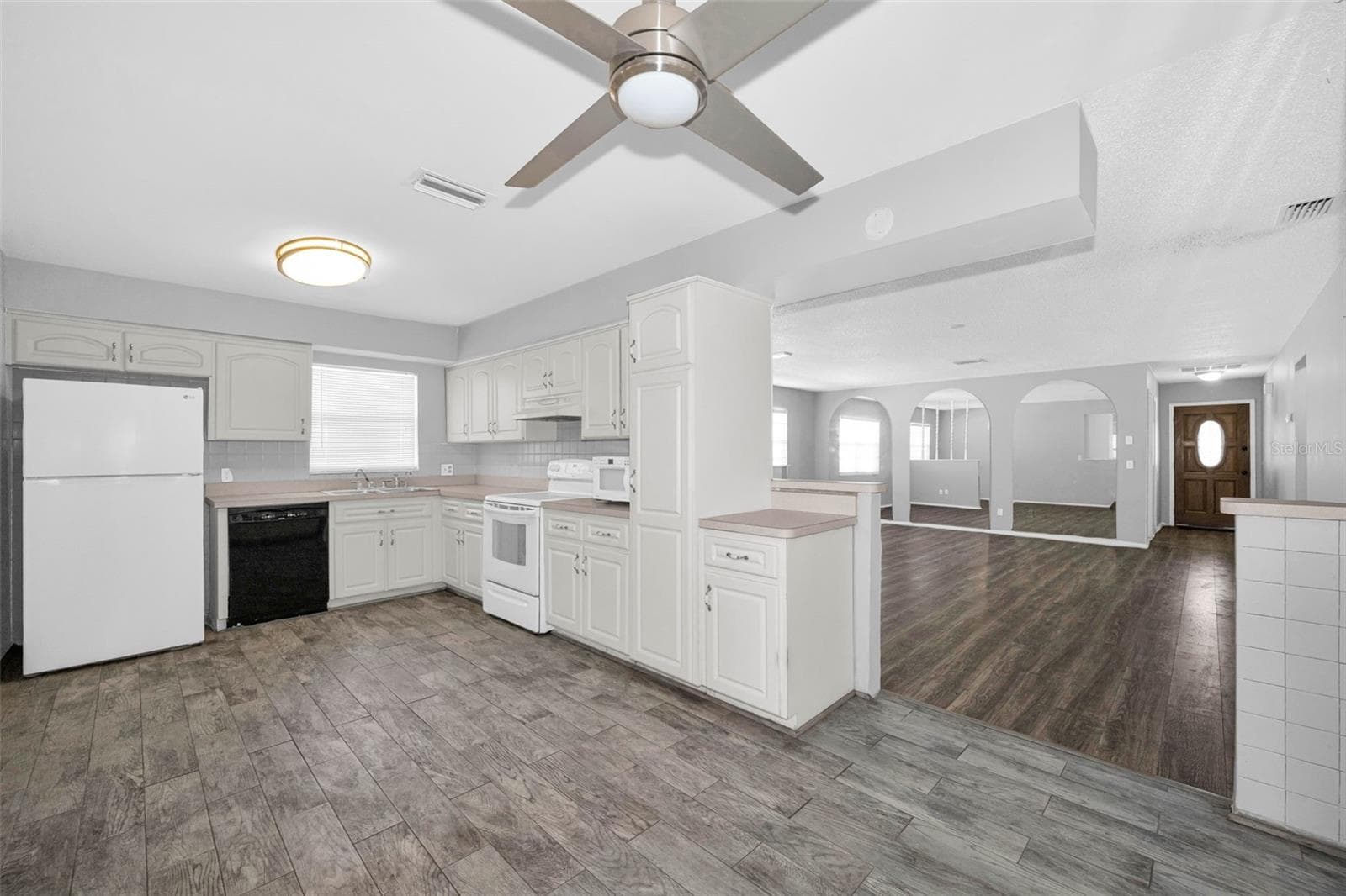 Single Family Residence at 12813 KELLYWOOD CIR, HUDSON, photo 6 of 14