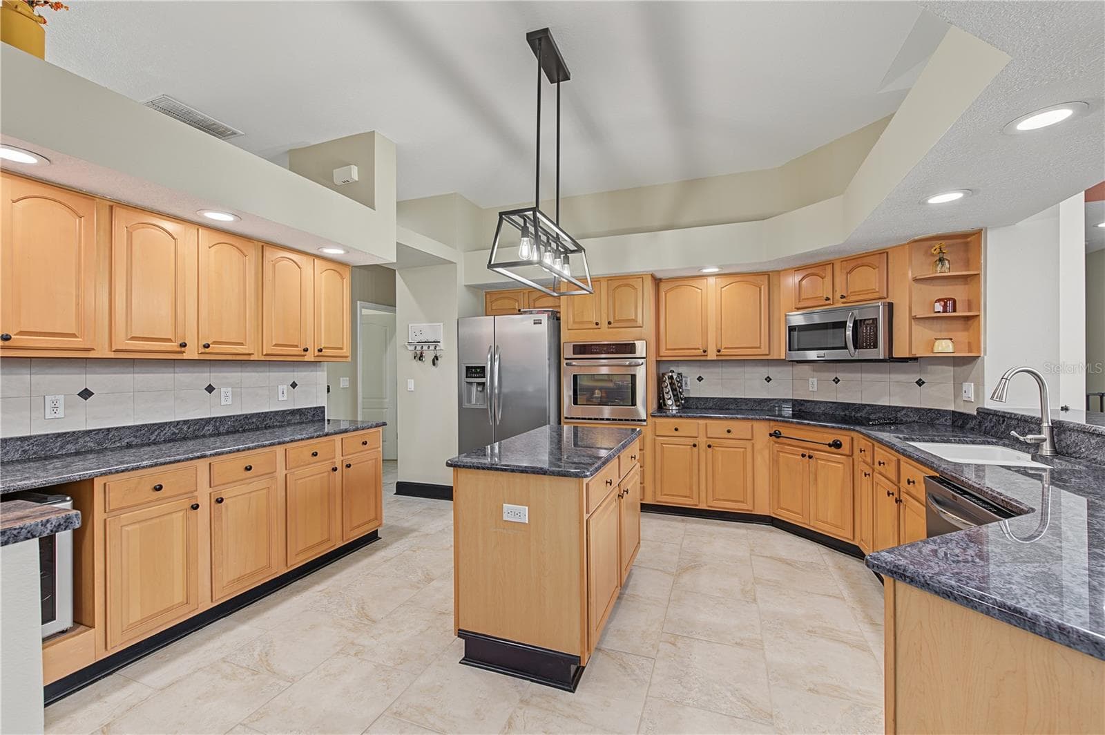 Single Family Residence at 5109 SYLVAN OAKS DR, VALRICO, photo 15 of 62