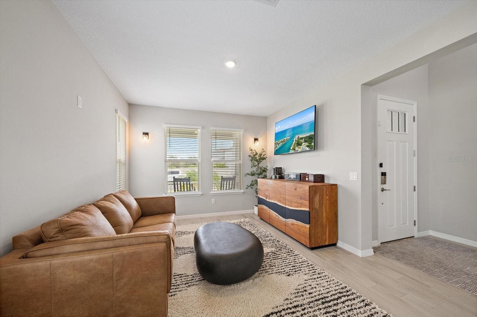 Single Family Residence at 11107 FIELDSTONE DR, PALMETTO, photo 6 of 73
