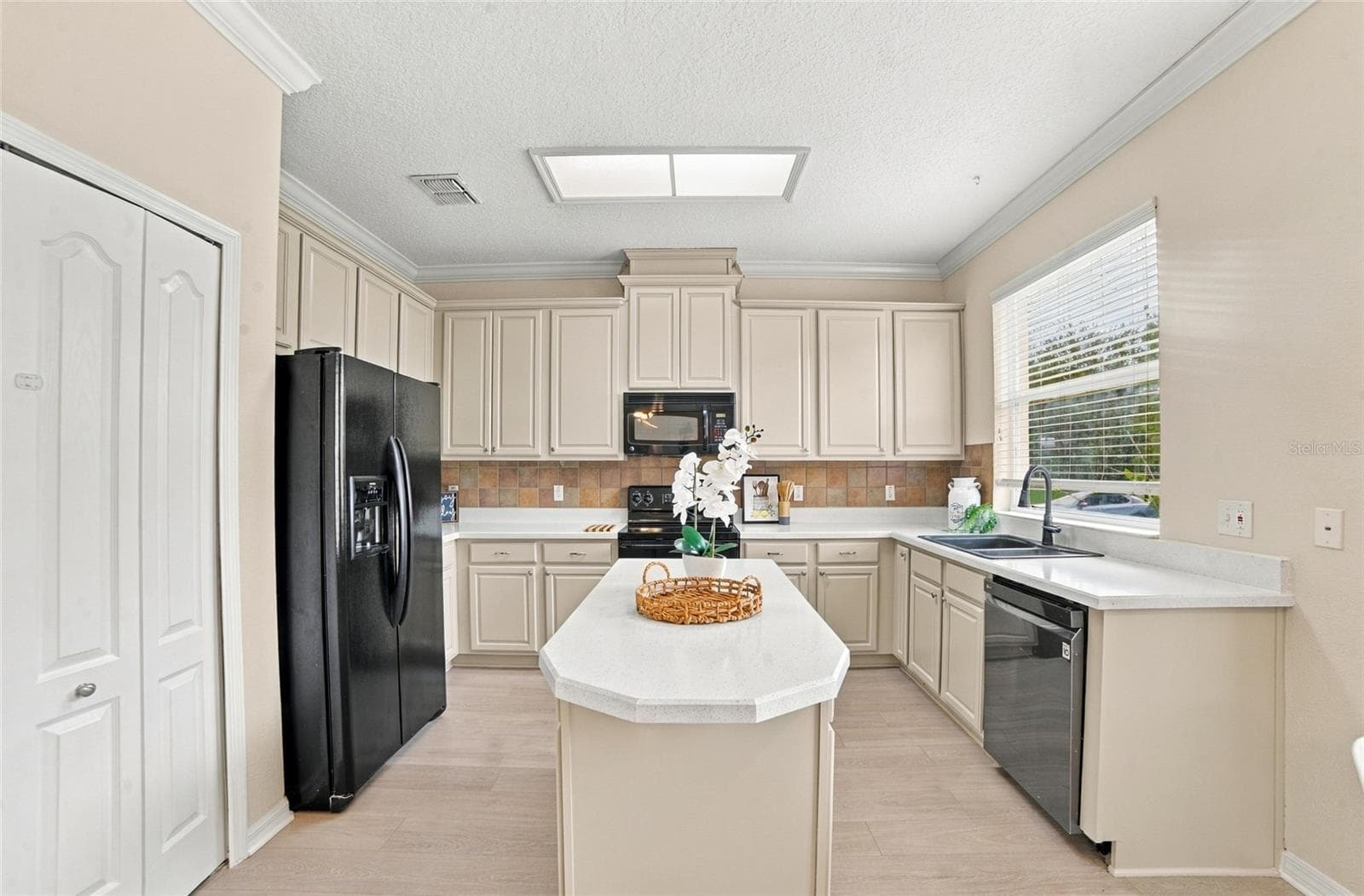Single Family Residence at 12805 MOSS PARK RIDGE DR, ORLANDO, photo 7 of 40
