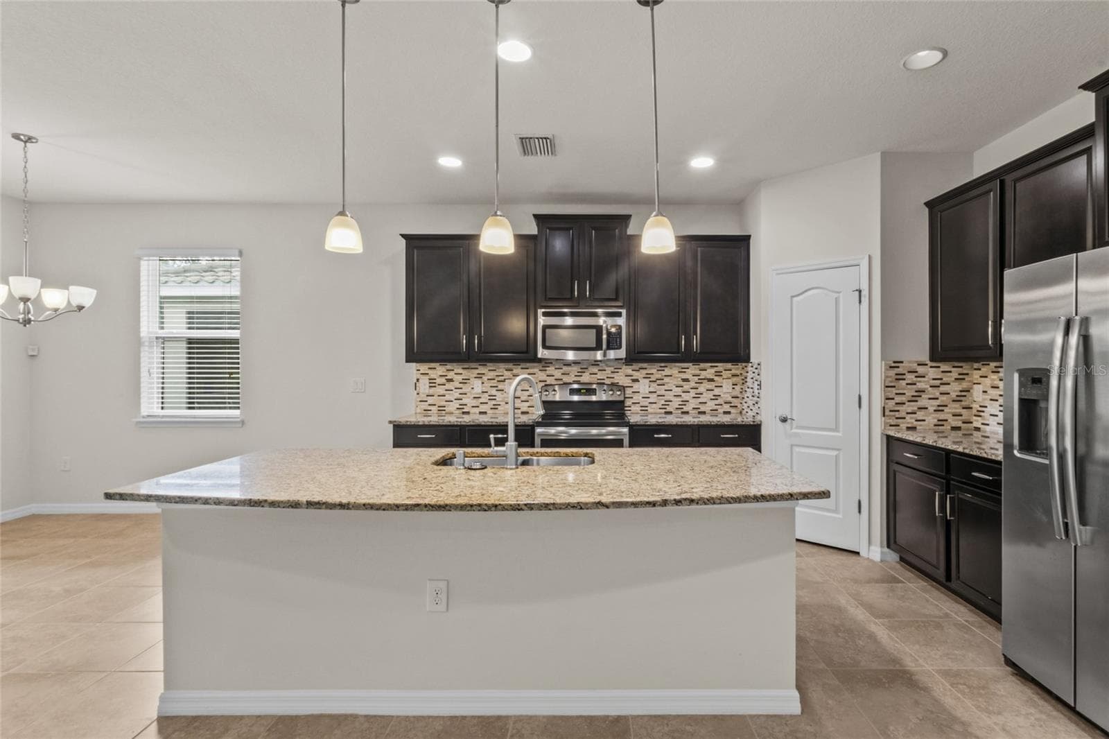 Single Family Residence at 2924 ORIOLE DR, SARASOTA, photo 10 of 43