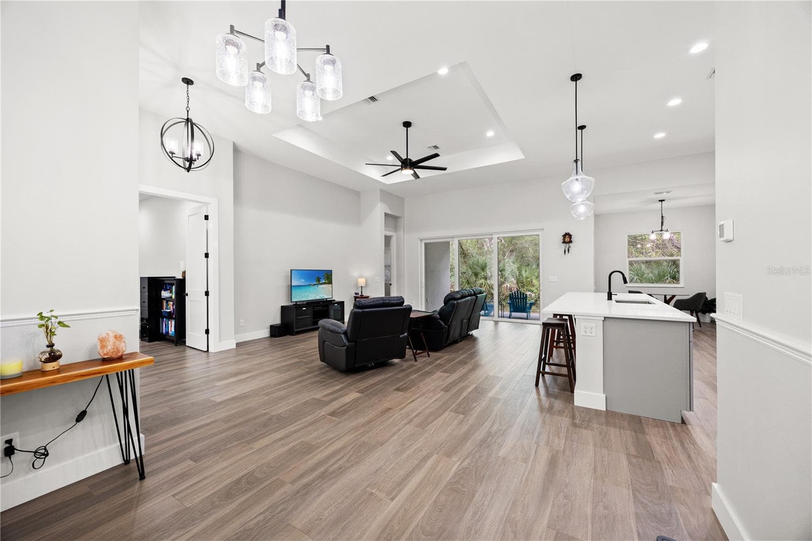 Single Family Residence at 400 S MOON DR, VENICE, photo 6 of 42