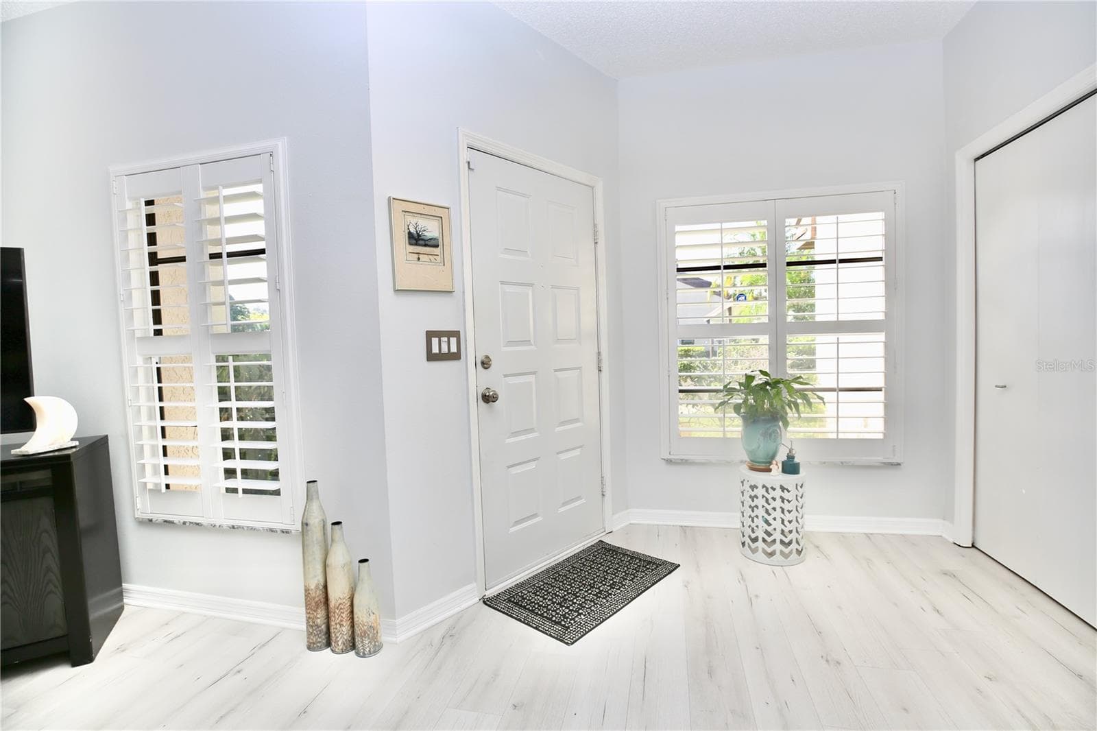 front entry way - 3540 COUNTRYBROOK LN #16, PALM HARBOR