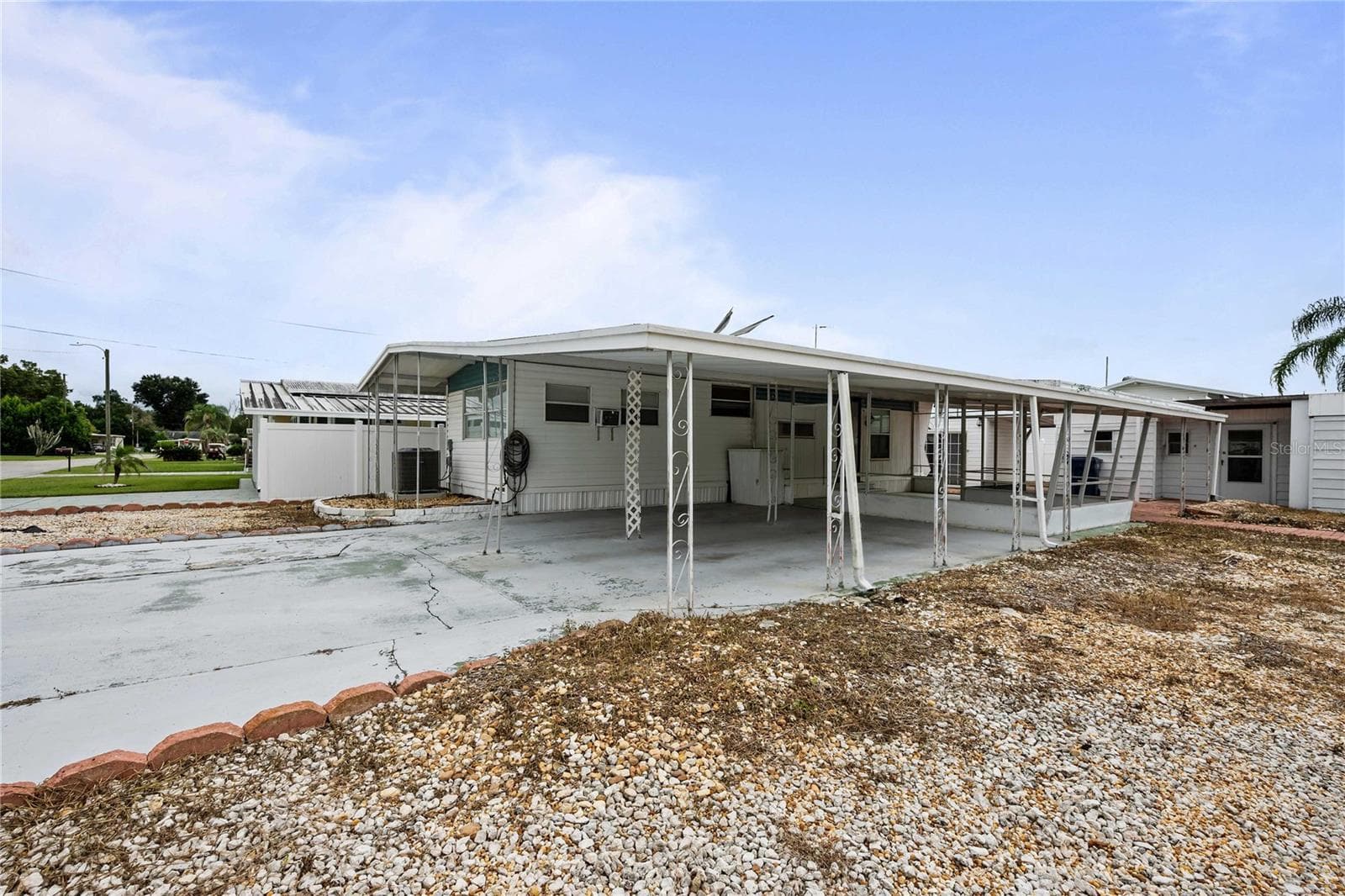 Mobile Home at 37234 CAROL AVE, ZEPHYRHILLS, photo 3 of 43