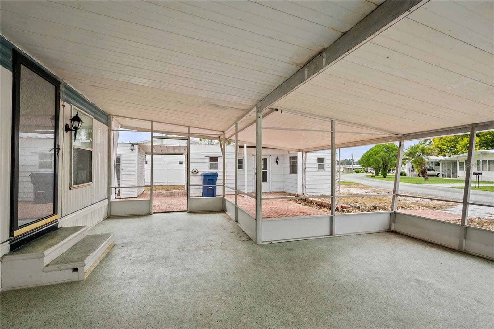 Mobile Home at 37234 CAROL AVE, ZEPHYRHILLS, photo 5 of 43