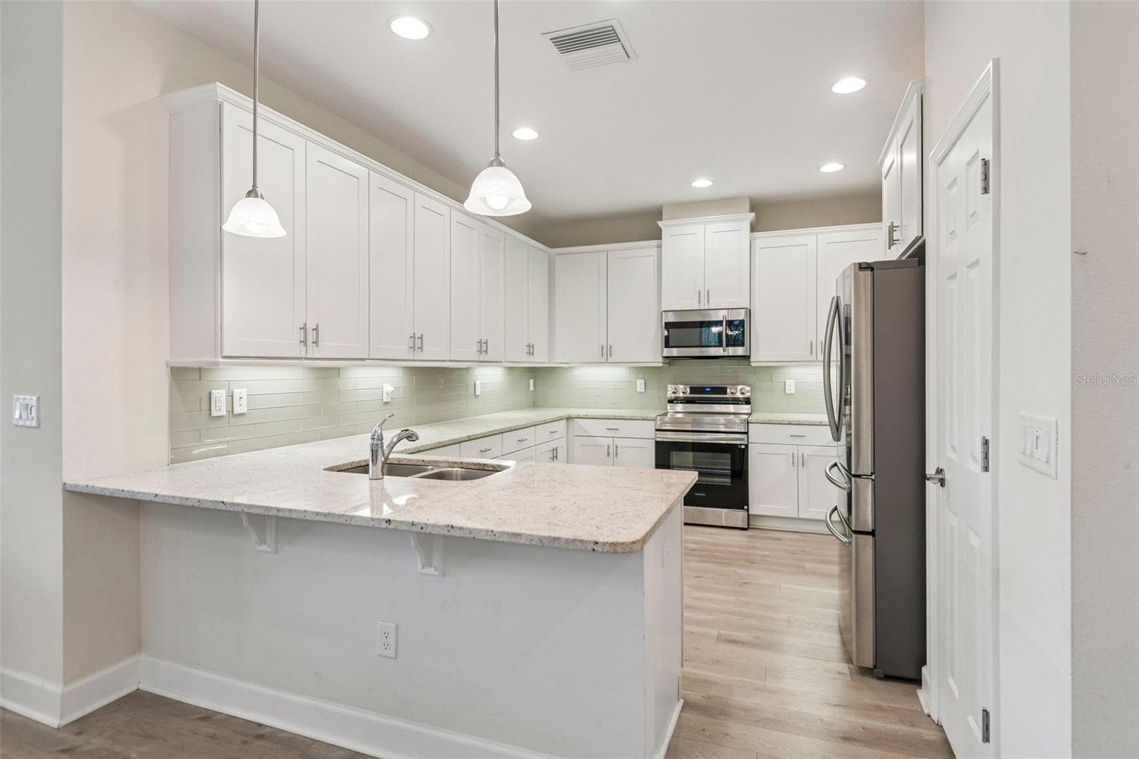 Villa at 718 CHIPPER DR, SUN CITY CENTER, photo 10 of 92