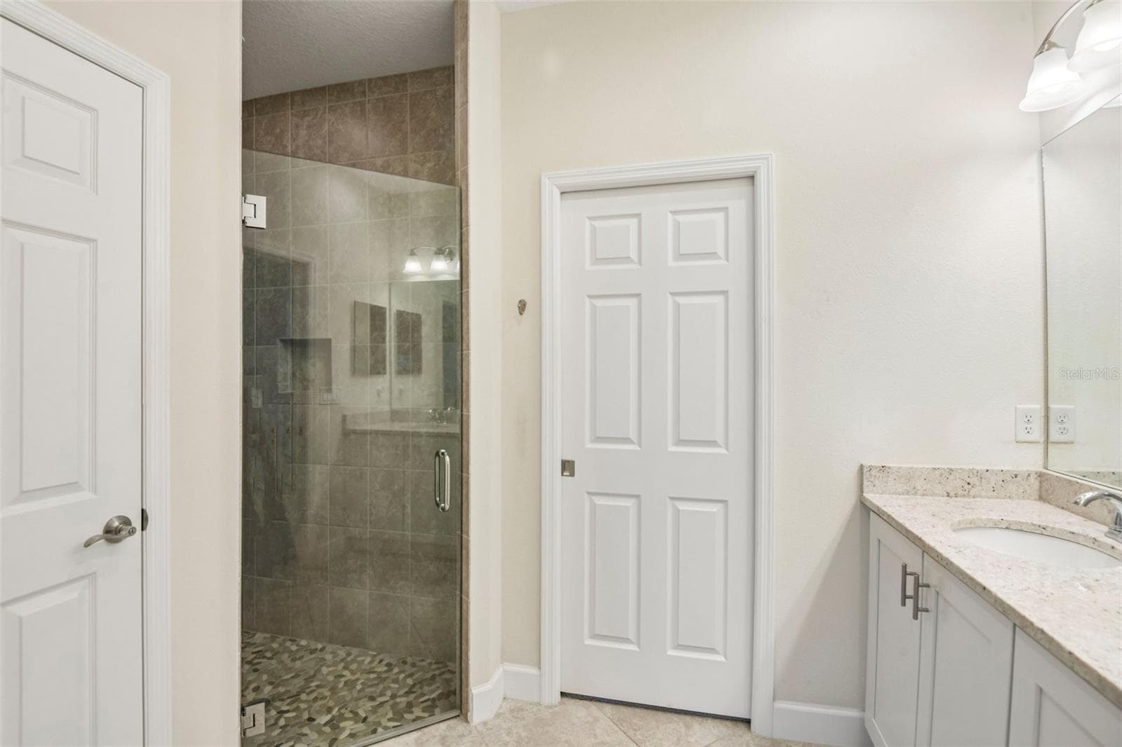 Villa at 718 CHIPPER DR, SUN CITY CENTER, photo 19 of 92