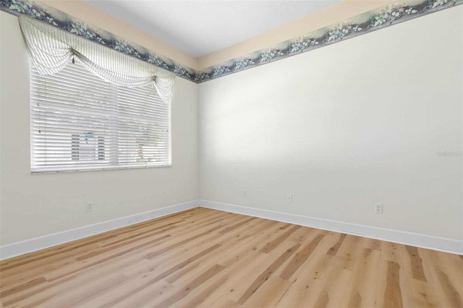 Single Family Residence at 1128 GLENGAD RUN, ORMOND BEACH, photo 33 of 98