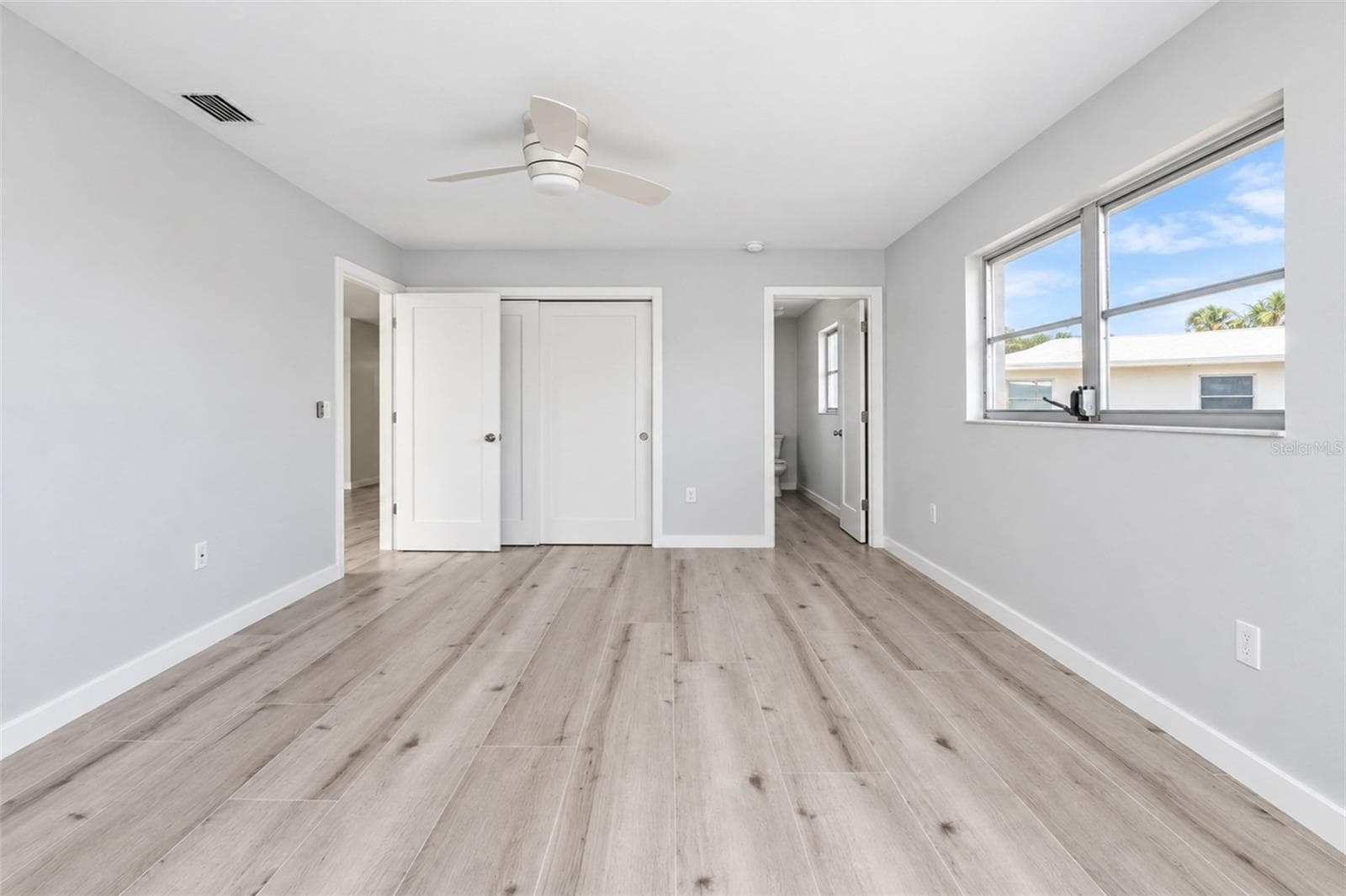 The Owners Suite is spacious, bright and welcoming and has a private entry onto the 4 season room, as well as a private bath suite. - 206 BRIGANTINE WAY #206, NOKOMIS