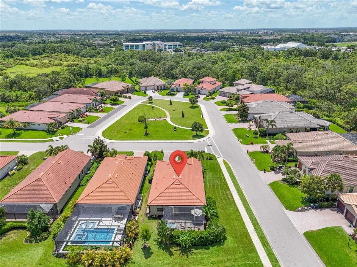 Corner lot - 4602 ROYAL DORNOCH CIR, BRADENTON