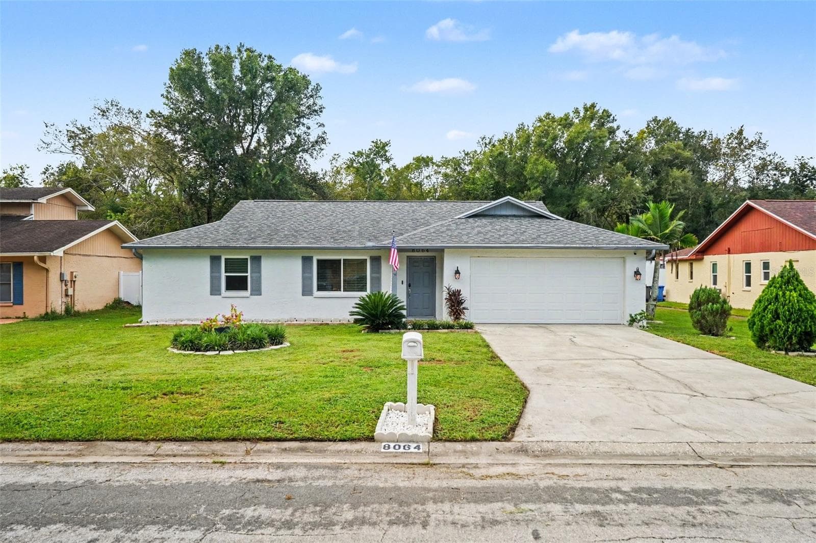 Single Family Residence at 8064 FAWNRIDGE CIR, TAMPA, photo 5 of 33