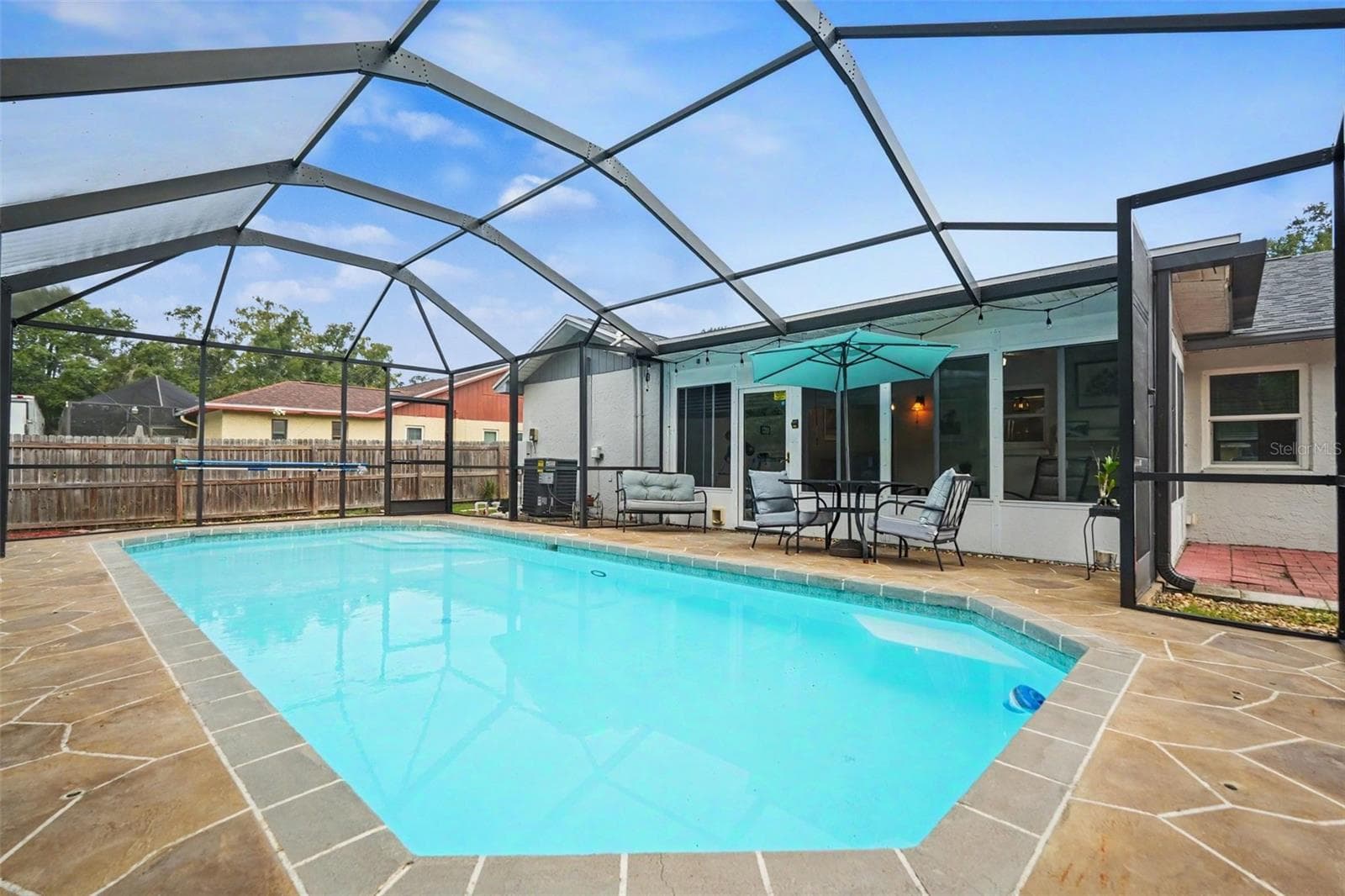 Screened pool - 8064 FAWNRIDGE CIR, TAMPA