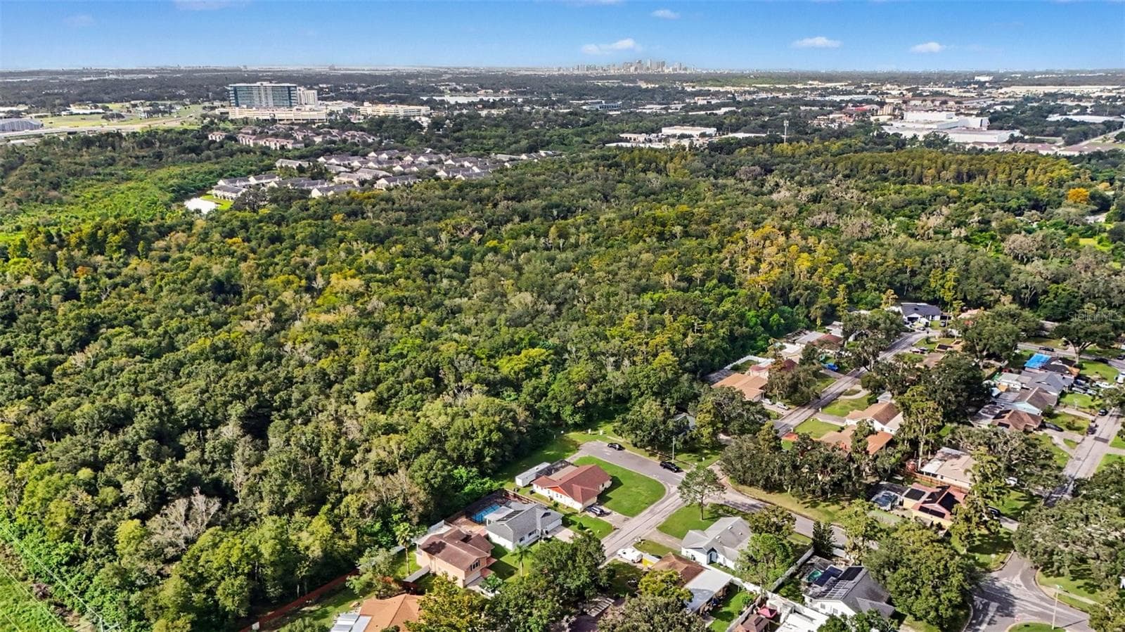 No rear neighbors. Close to major highways. - 8064 FAWNRIDGE CIR, TAMPA
