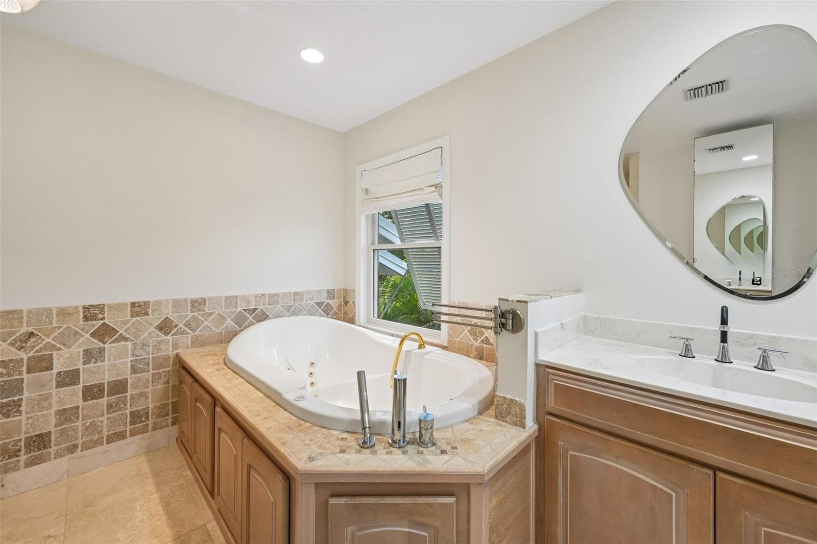 Single Family Residence at 817 OAK VISTA DR, SARASOTA, photo 22 of 39