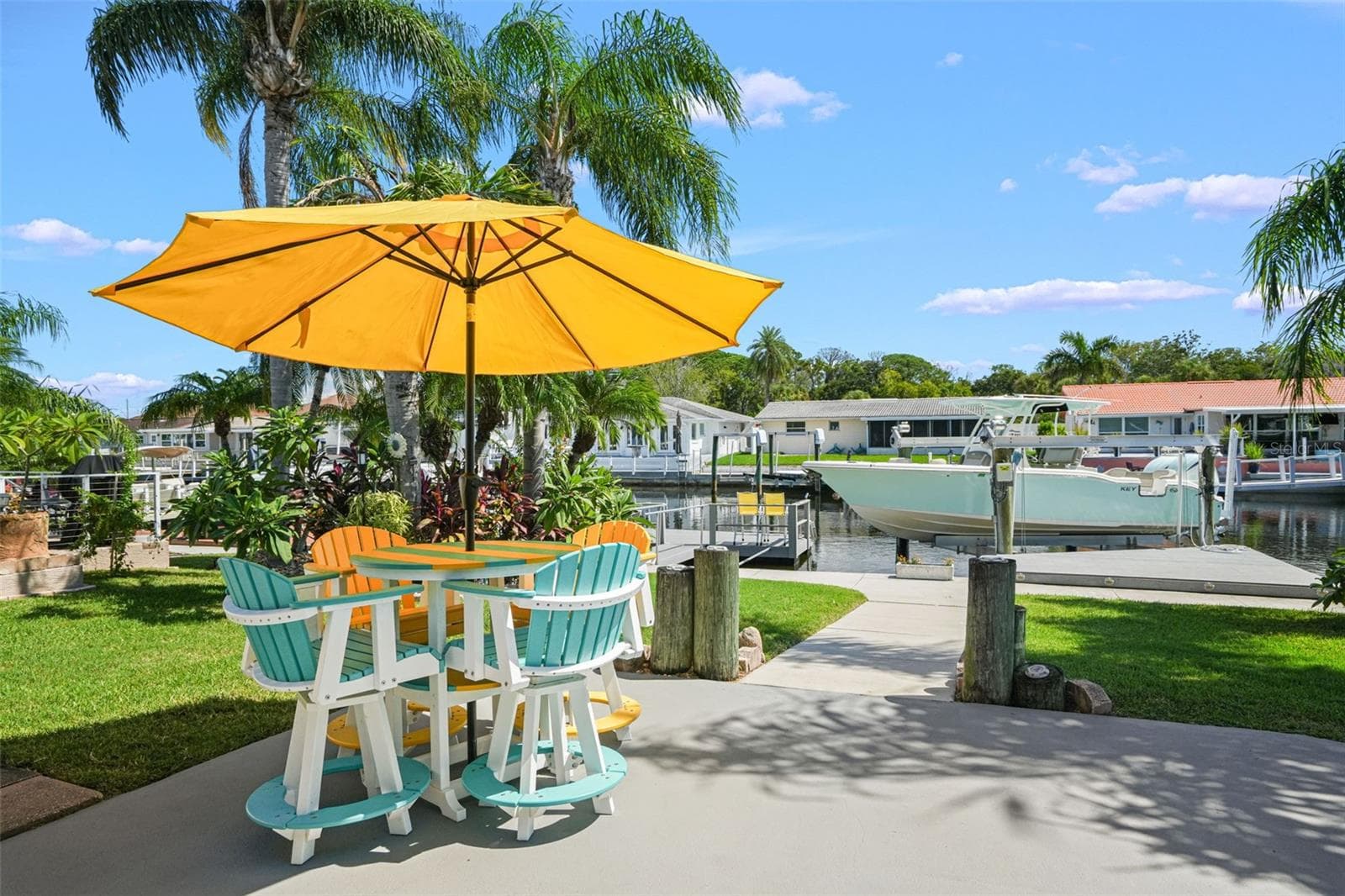 Beautiful outdoor space! - 4916 POMPANO DR, NEW PORT RICHEY