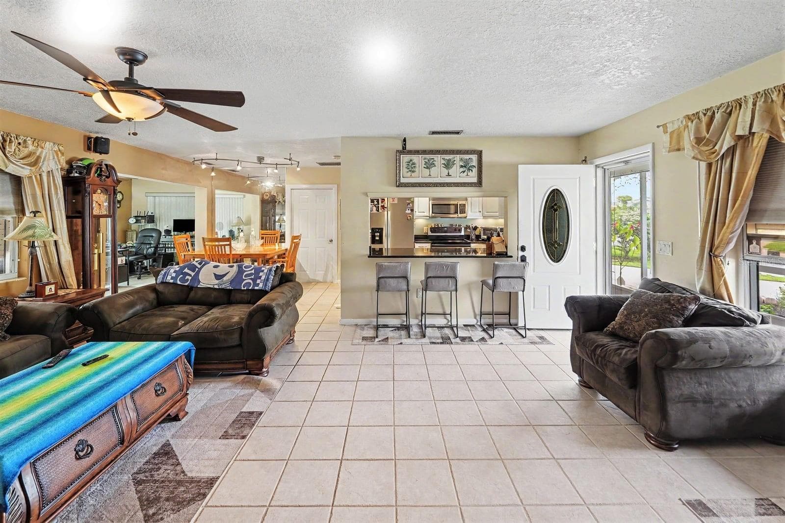 Single Family Residence at 1945 SOUVENIR DR, CLEARWATER, photo 5 of 30