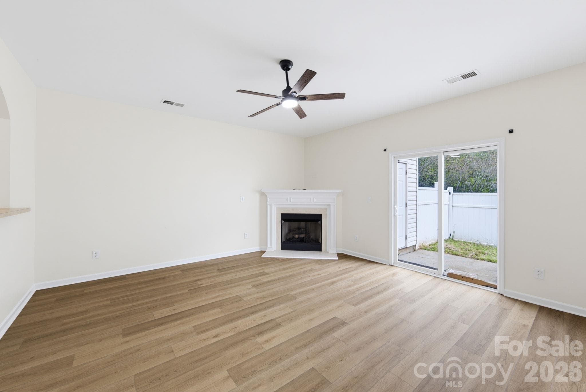 Townhouse at 2176 Winthrop Chase Drive, Charlotte, photo 10 of 34