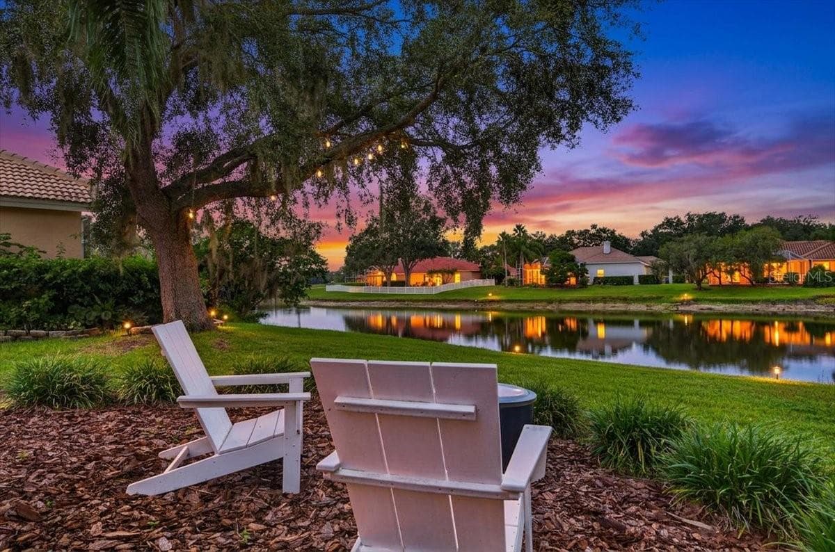 Single Family Residence at 9101 WOODRIDGE RUN DR, TAMPA, photo 3 of 100