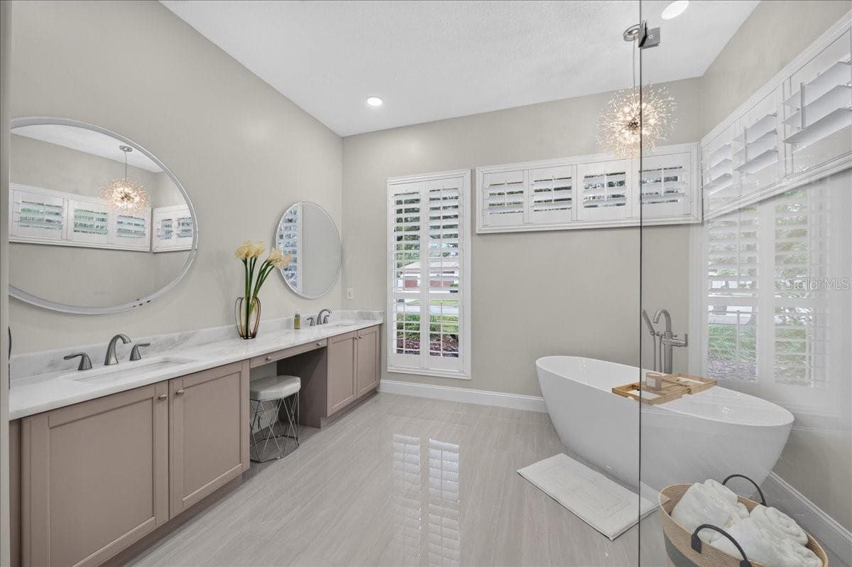 Single Family Residence at 9101 WOODRIDGE RUN DR, TAMPA, photo 20 of 100