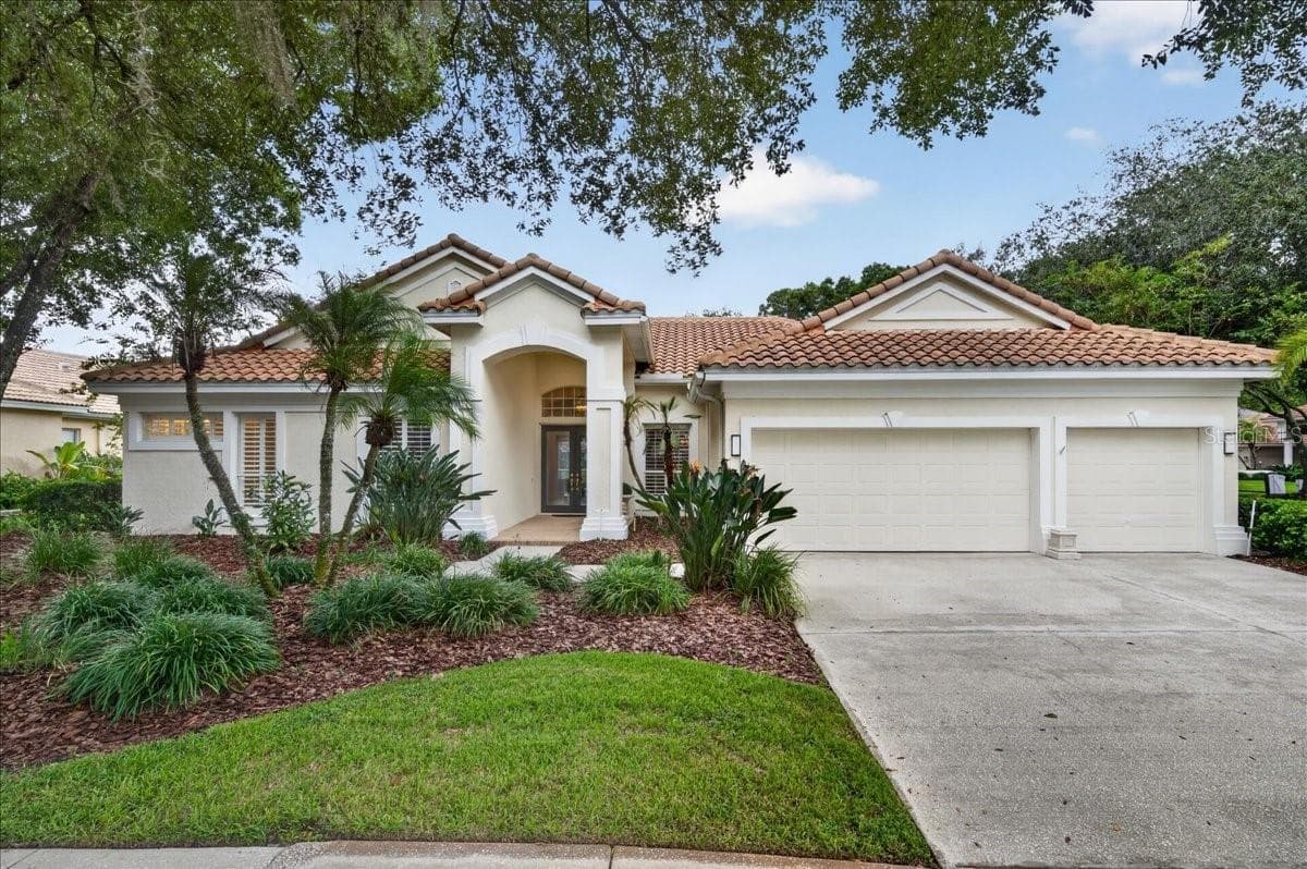 Single Family Residence at 9101 WOODRIDGE RUN DR, TAMPA, photo 42 of 100