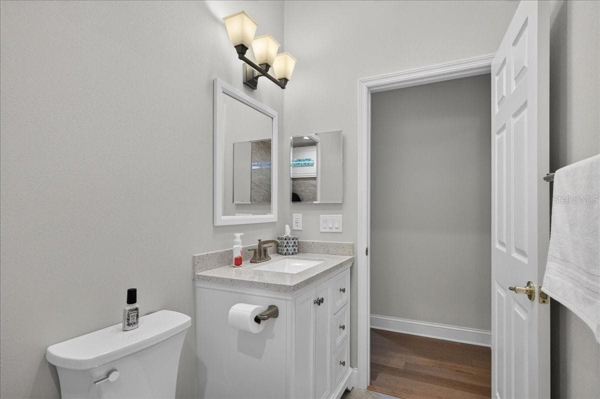 Single Family Residence at 9101 WOODRIDGE RUN DR, TAMPA, photo 74 of 100