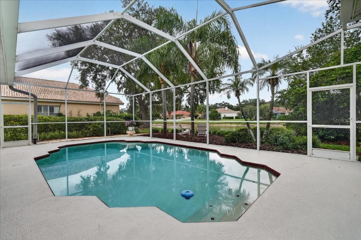 Single Family Residence at 9101 WOODRIDGE RUN DR, TAMPA, photo 82 of 100
