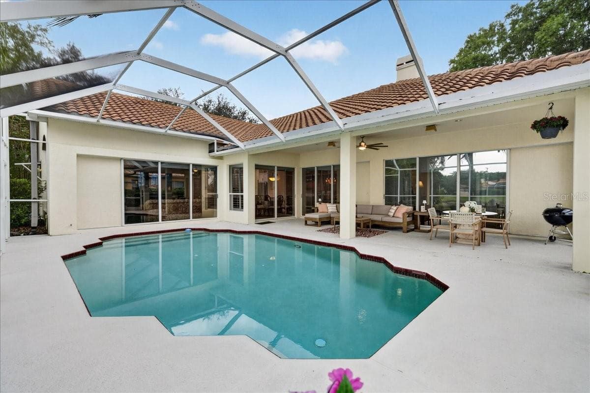 Single Family Residence at 9101 WOODRIDGE RUN DR, TAMPA, photo 88 of 100