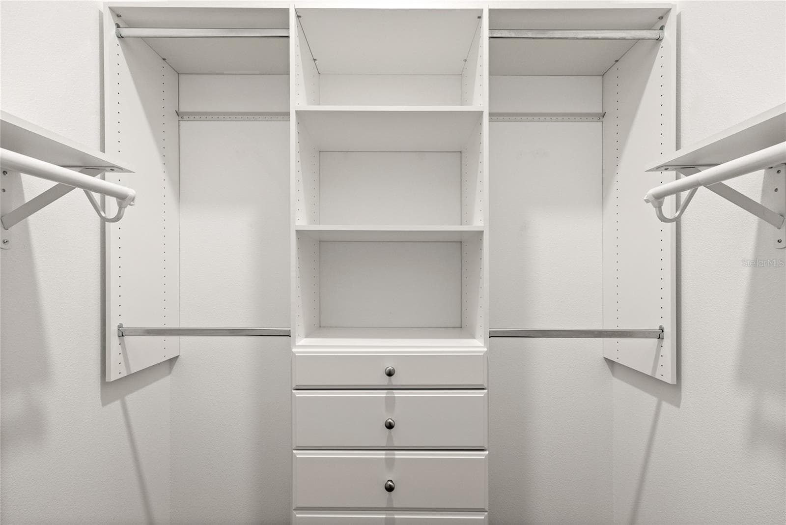 Walk-In Closet - 1168 PANDO LOOP, ORLANDO
