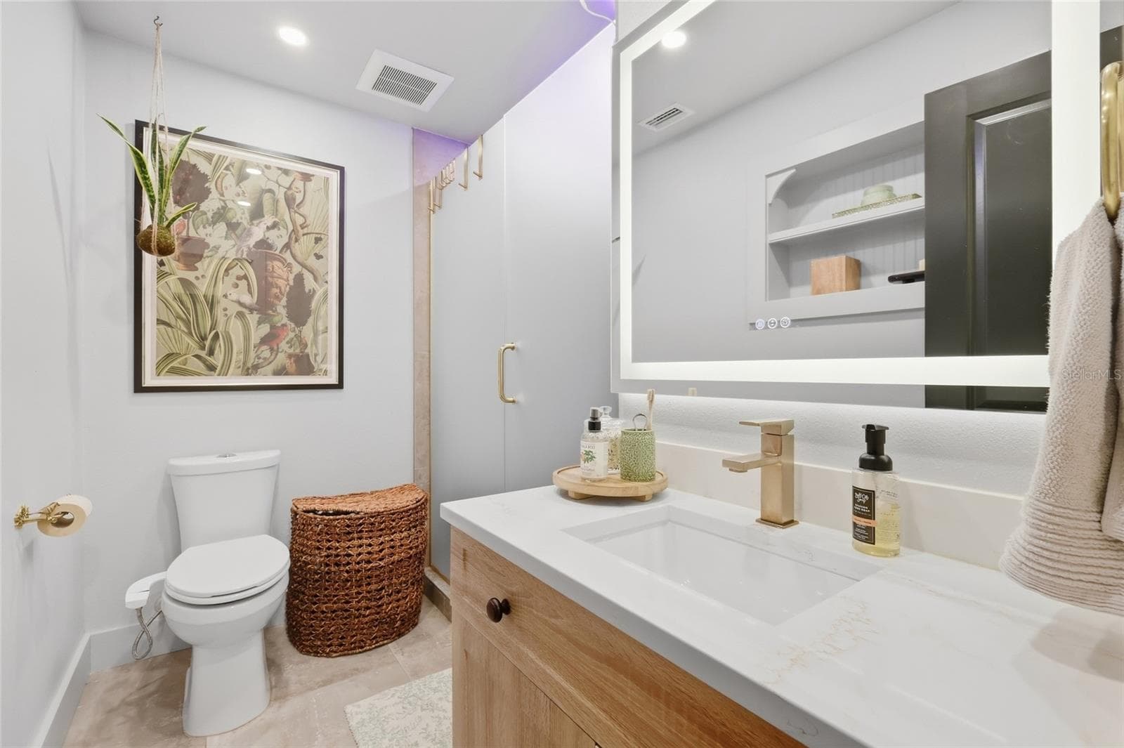 Fully renovated guest bathroom - 5055 LAHAINA DR, SARASOTA