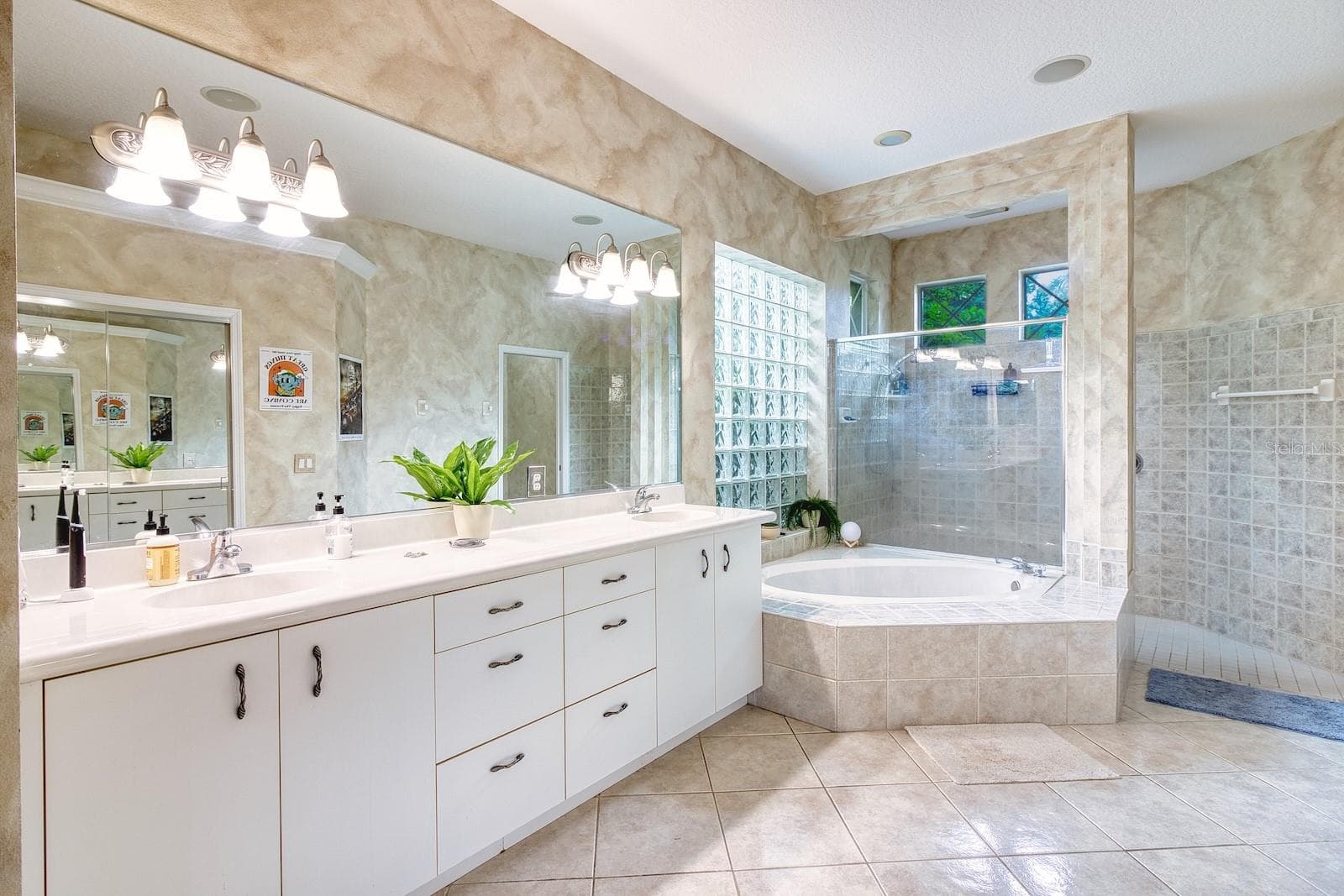 Single Family Residence at 6101 SANCTUARY GARDEN BLVD, PORT ORANGE, photo 18 of 39