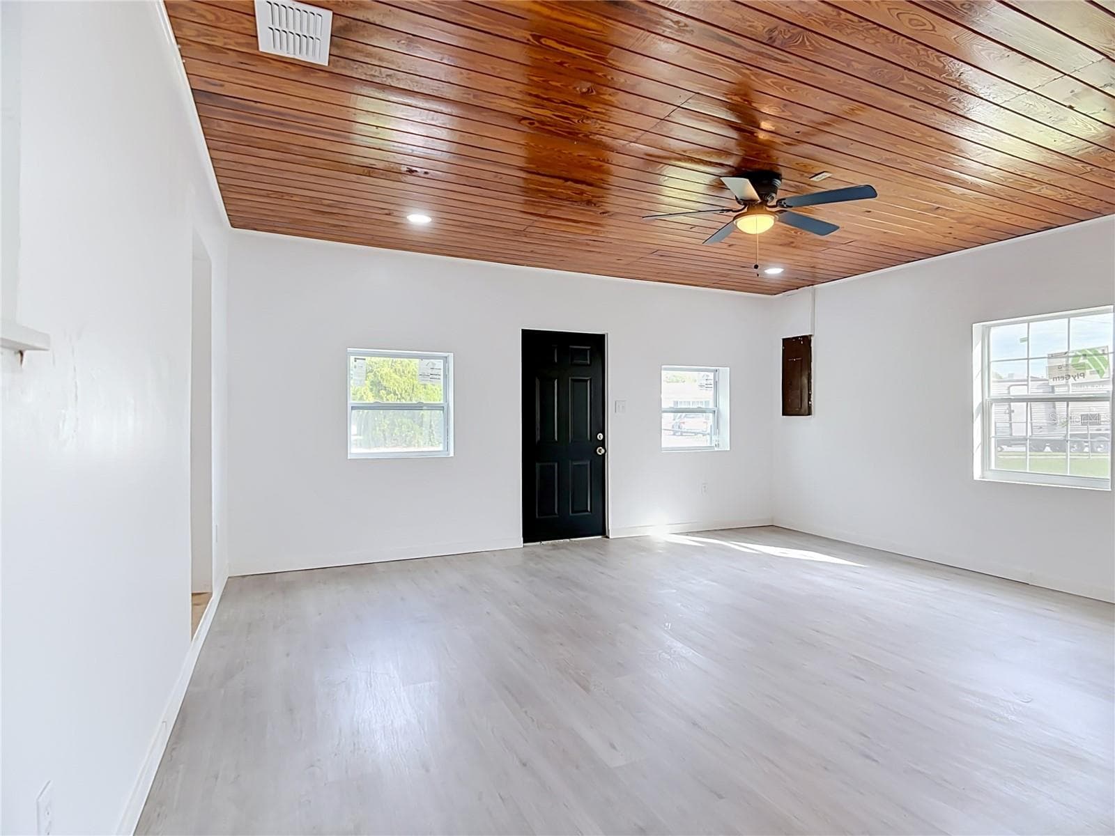 Single Family Residence at 709 CHESTNUT RD, AUBURNDALE, photo 14 of 48