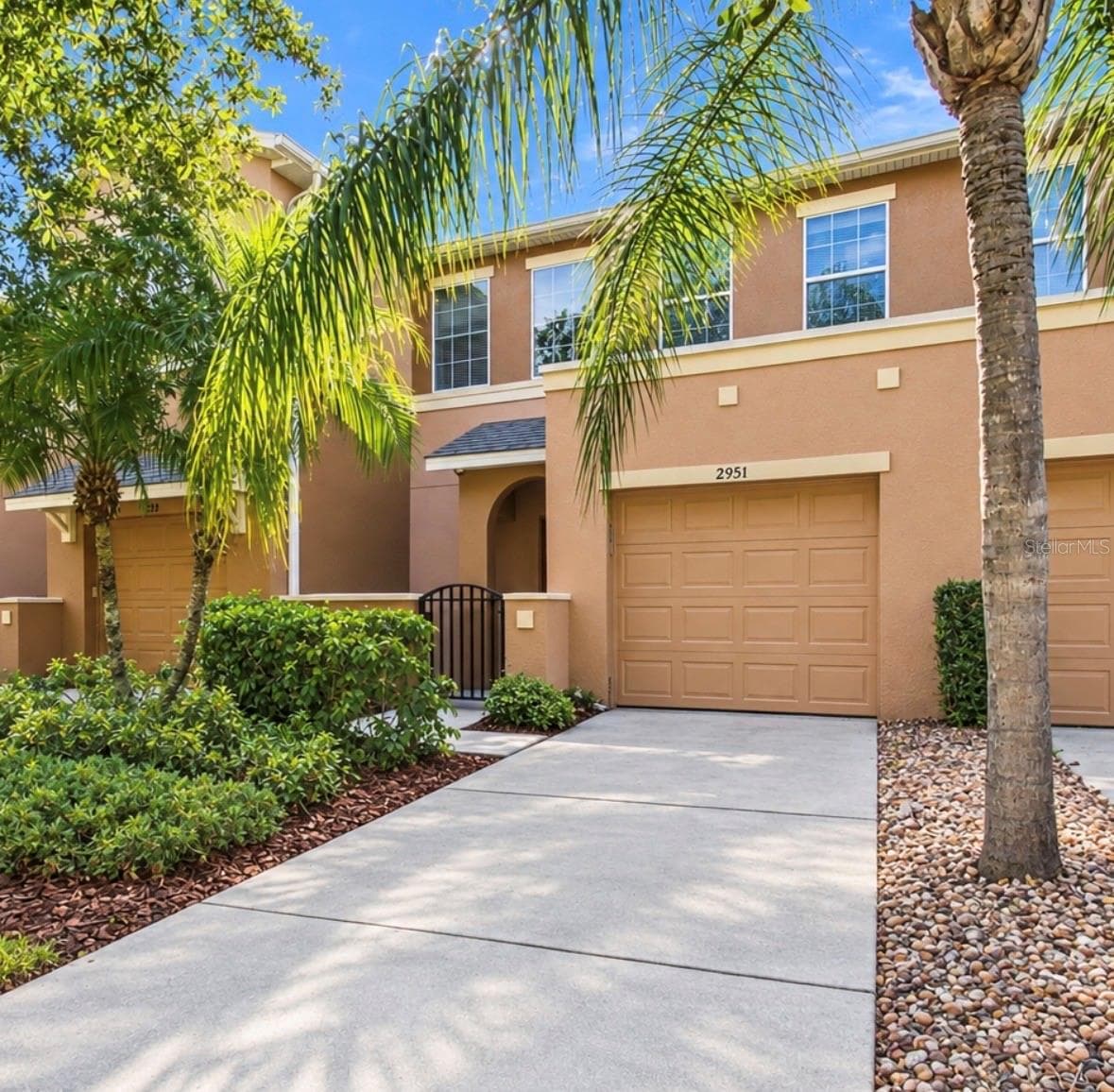 2951 BIRCHCREEK DR