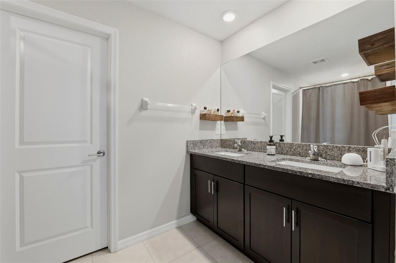 Primary ensuite bathroom - 10323 POSEIDON WAY, RIVERVIEW