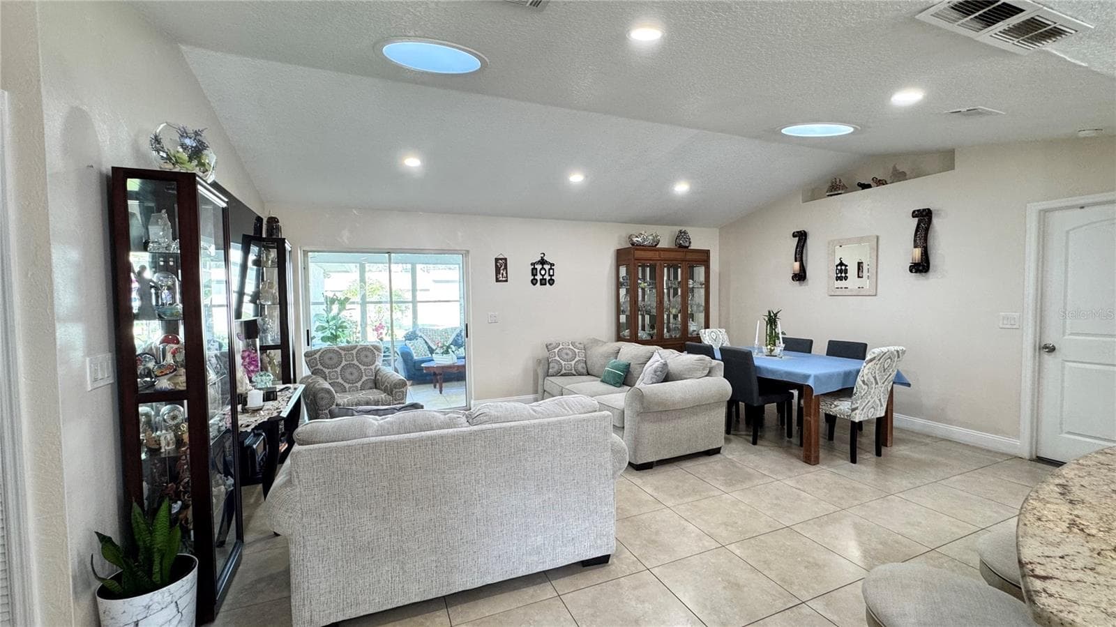 Single Family Residence at 8 WHIPPOORWILL DR, PALM COAST, photo 11 of 42