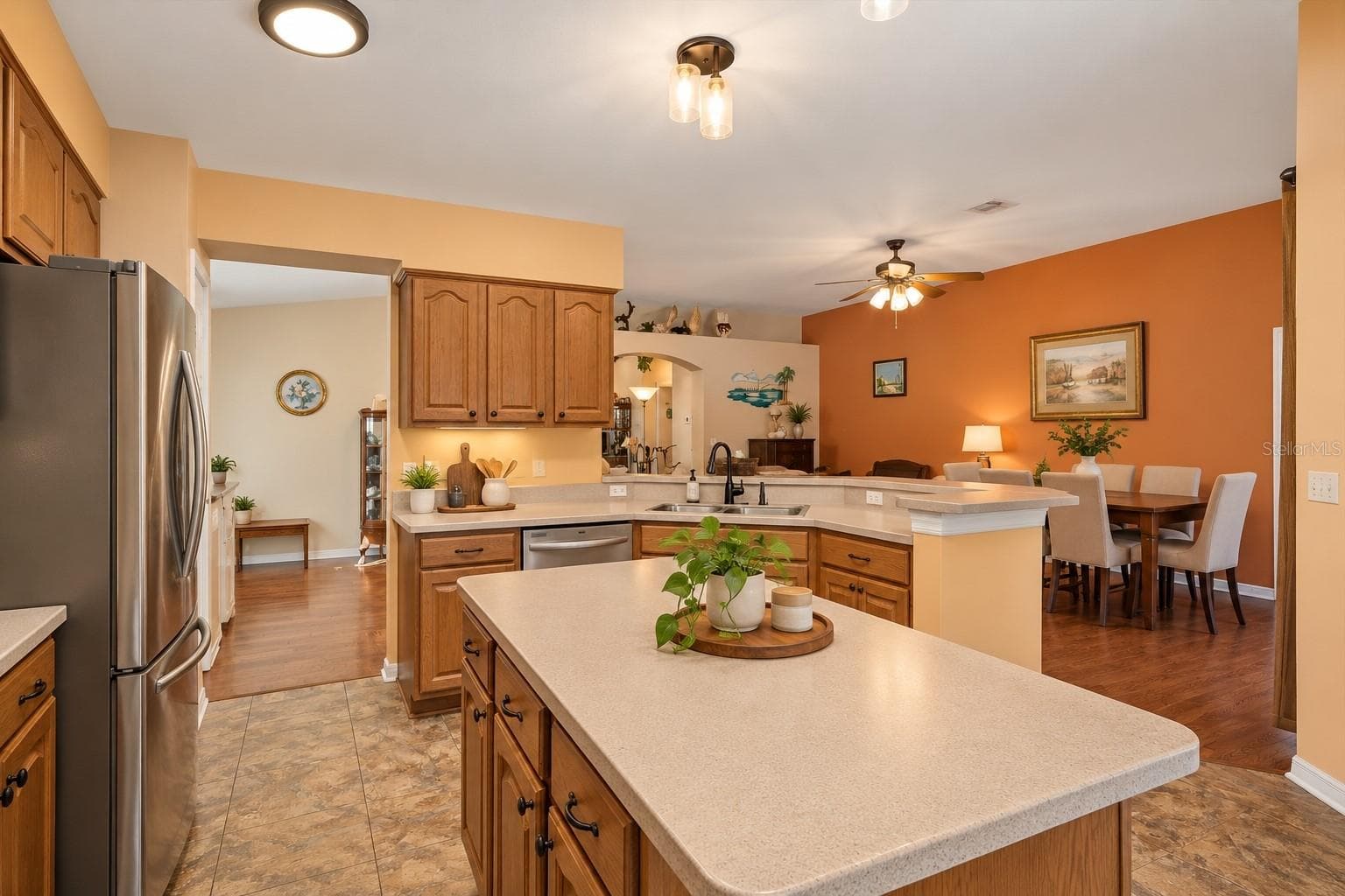 Single Family Residence at 10271 OASIS PALM DR, TAMPA, photo 4 of 35