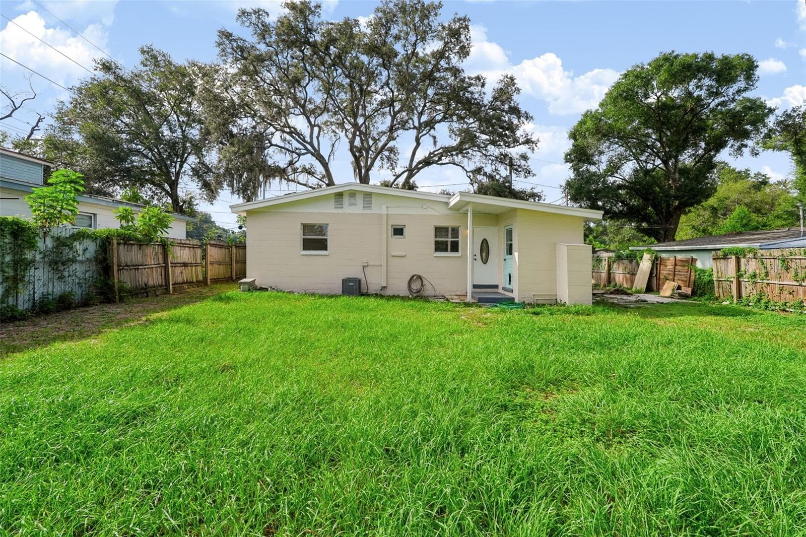 Single Family Residence at 2438 N RAMONA CIR, TAMPA, photo 25 of 27