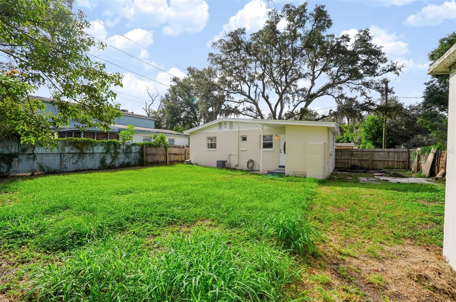Single Family Residence at 2438 N RAMONA CIR, TAMPA, photo 26 of 27