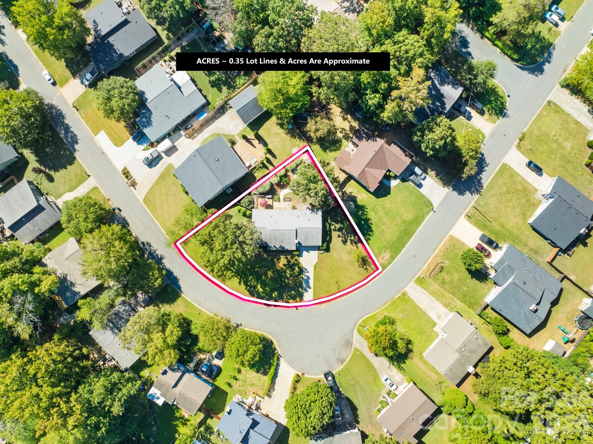 Aerial view of the approximately 0.34-acre corner lot in the Vernedale Farms neighborhood of East Charlotte - 4900 Cricklewood Lane, Charlotte