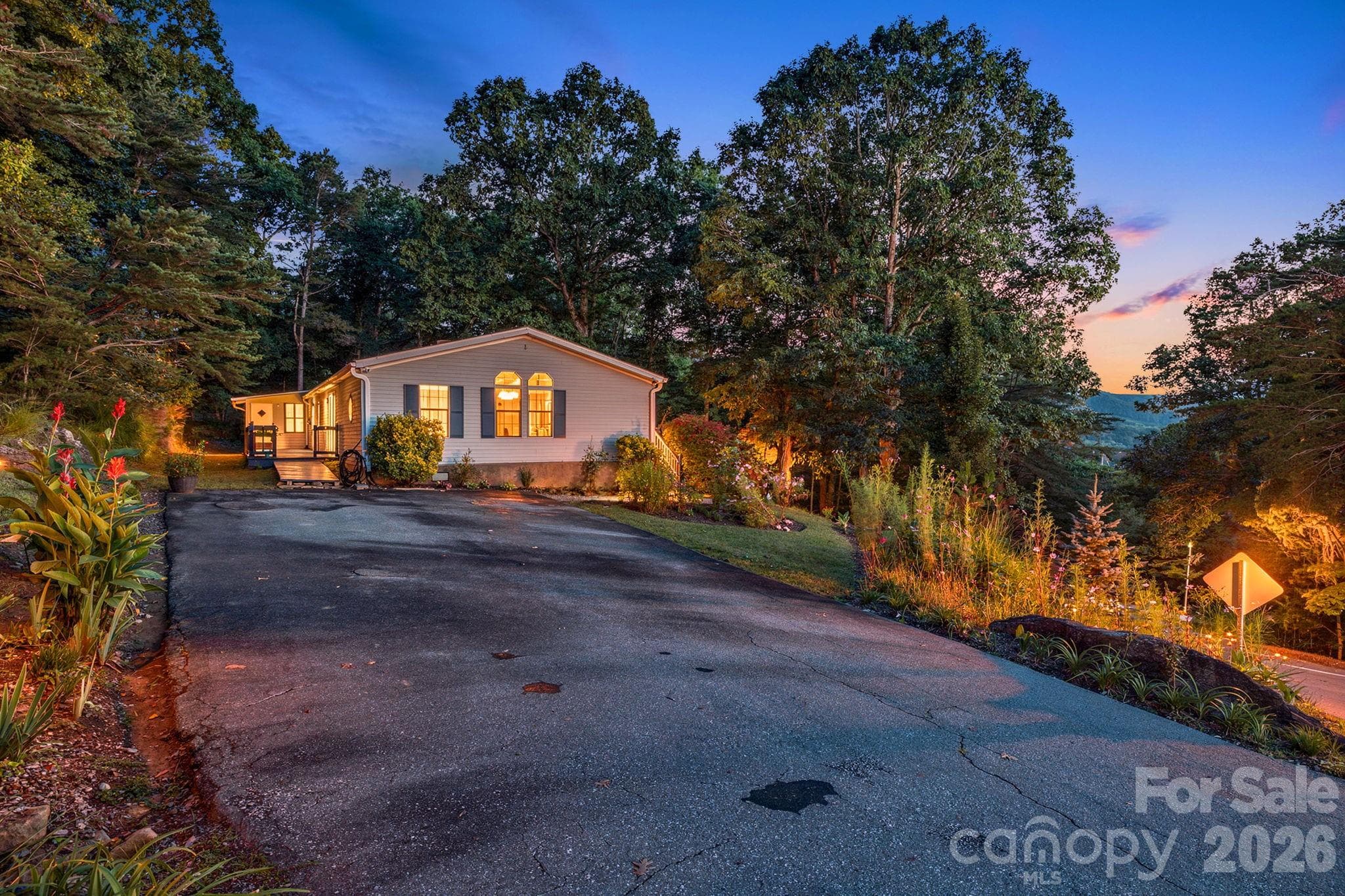 Single Family Residence at 75 Cliffview Drive, Asheville, photo 3 of 41