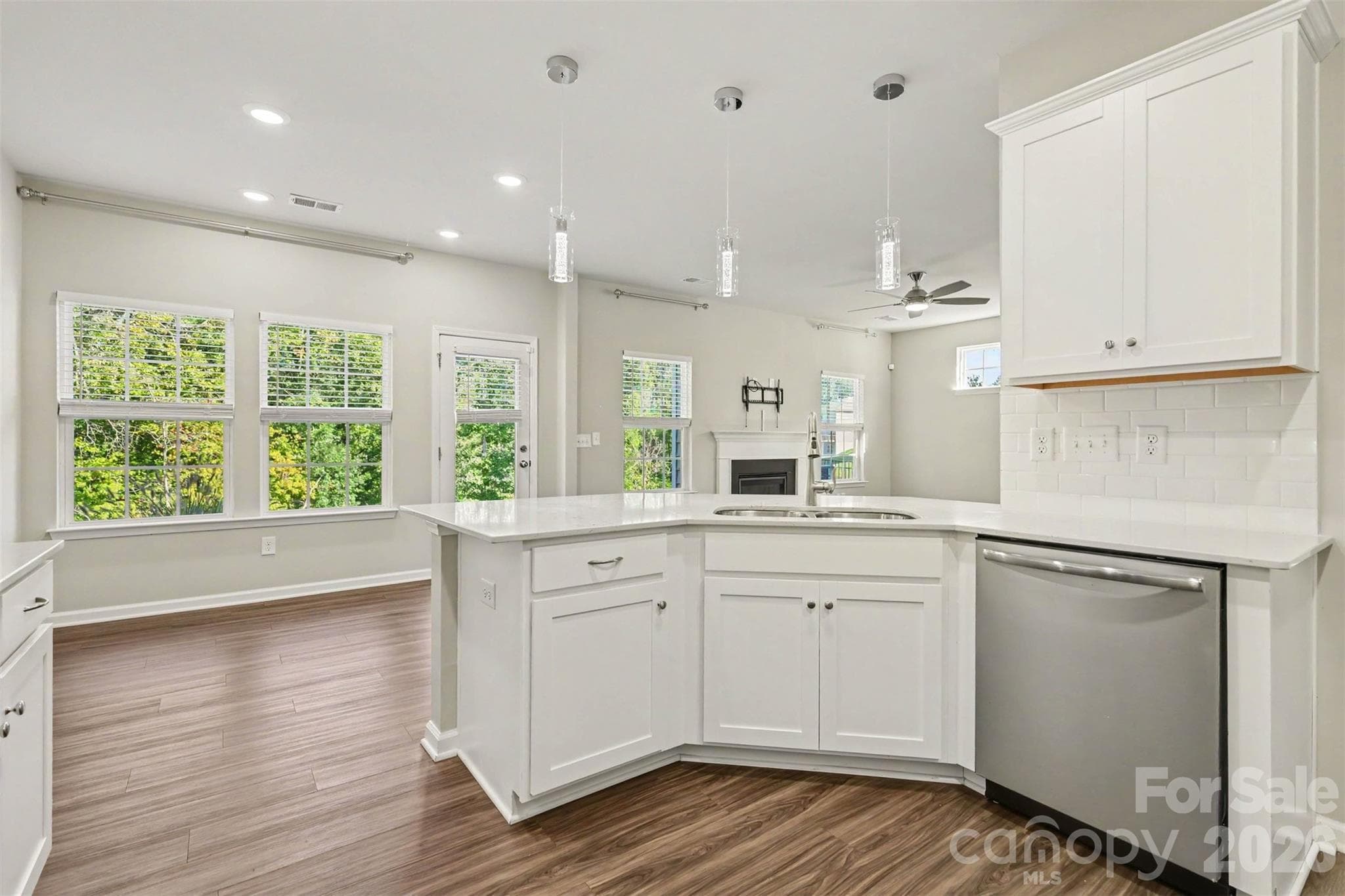 Single Family Residence at 15533 Capps Road, Charlotte, photo 16 of 34