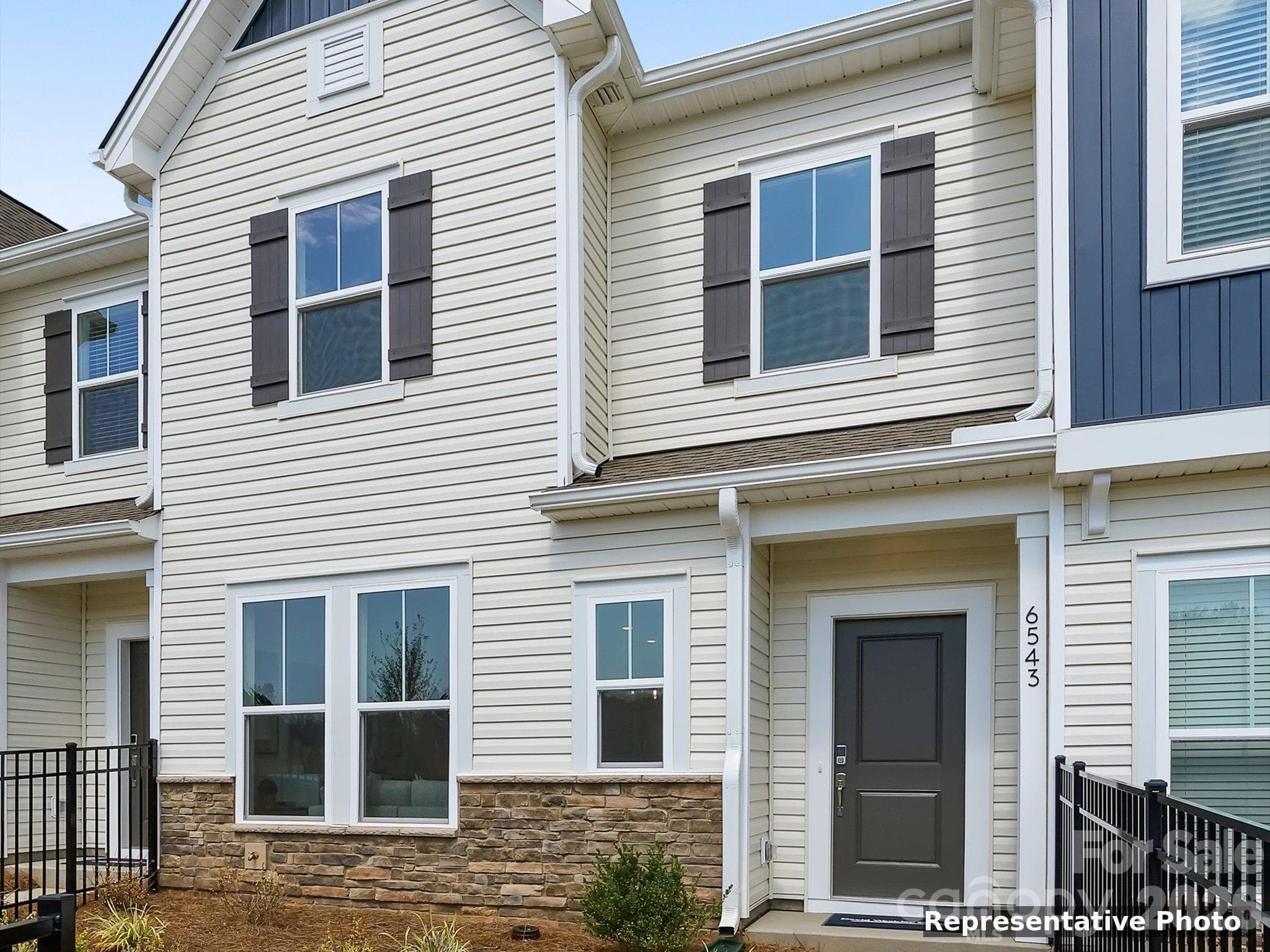 Townhouse at Charlotte, photo 2 of 36