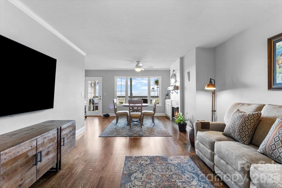 Condominium at 55 Rotunda Circle, Asheville, photo 11 of 48